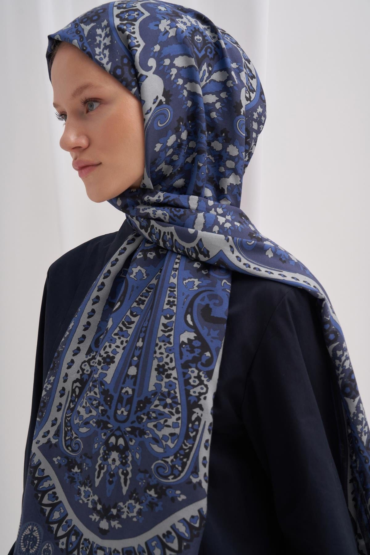 midnight-comfy-silk-scarf-deep-blue-260.jpg