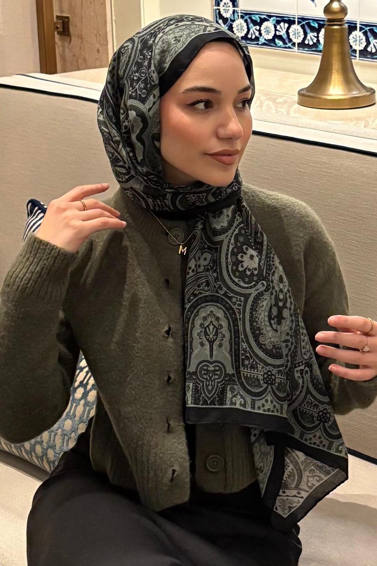 Mihriban Karaman's Choice Saphire Early Silk Scarf Soft Green