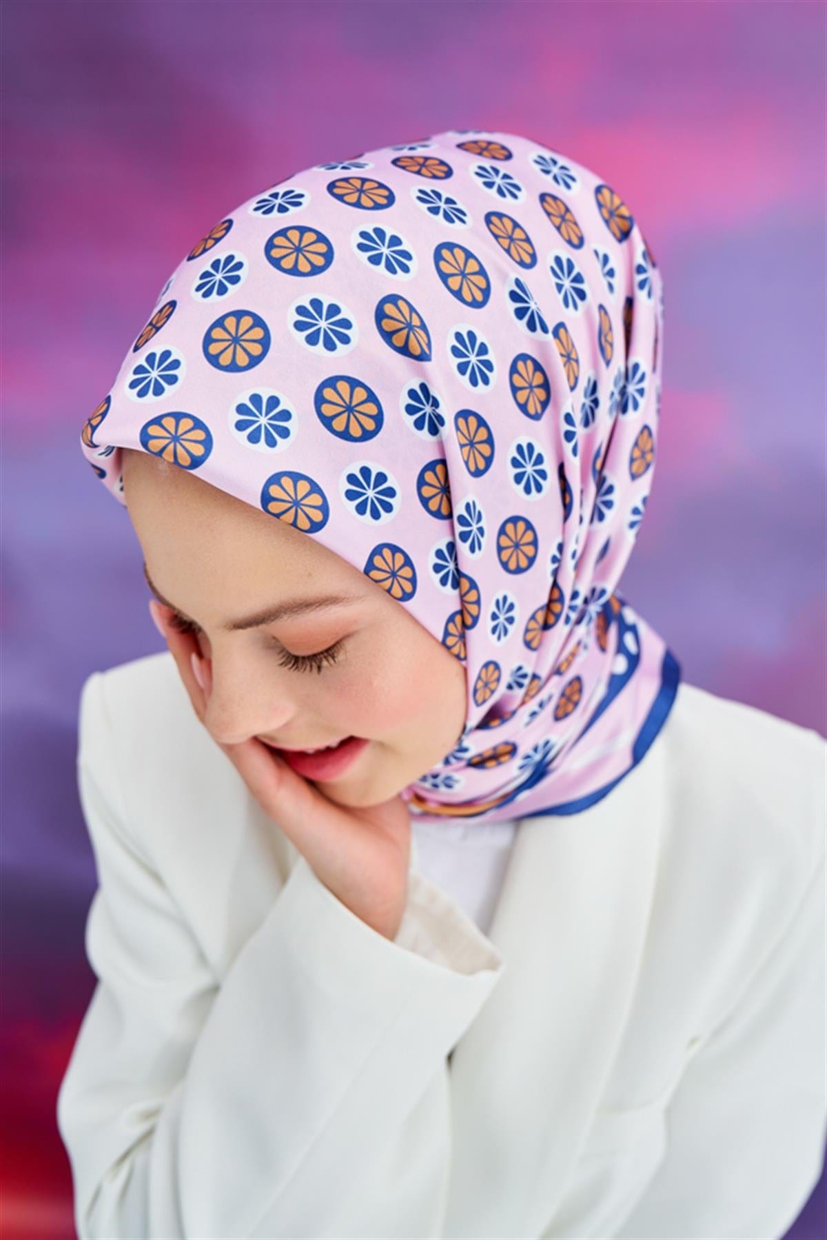 Mina Pattern Twill Square Scarf Pink