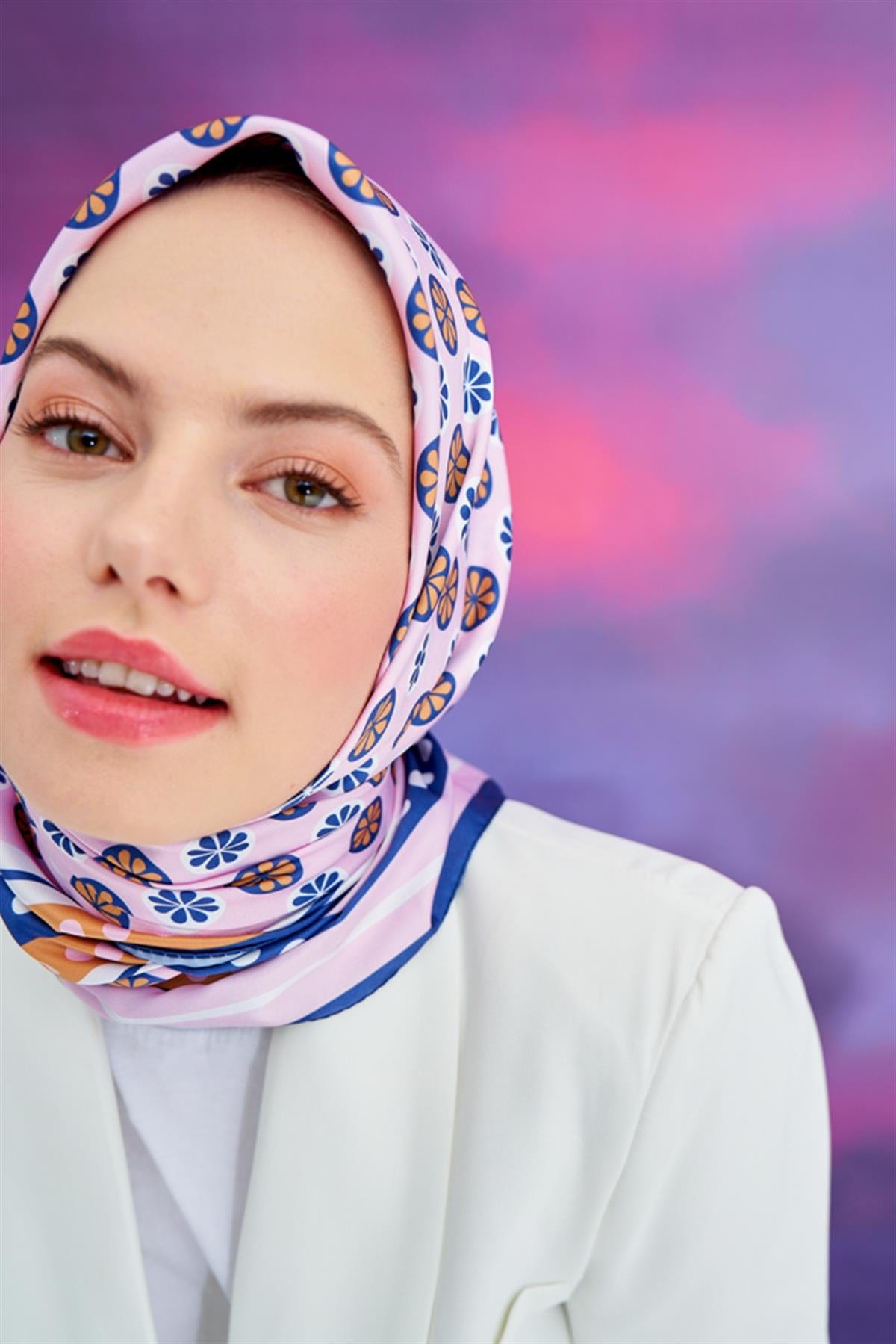 mina-pattern-twill-square-scarf-pink-1290.jpg