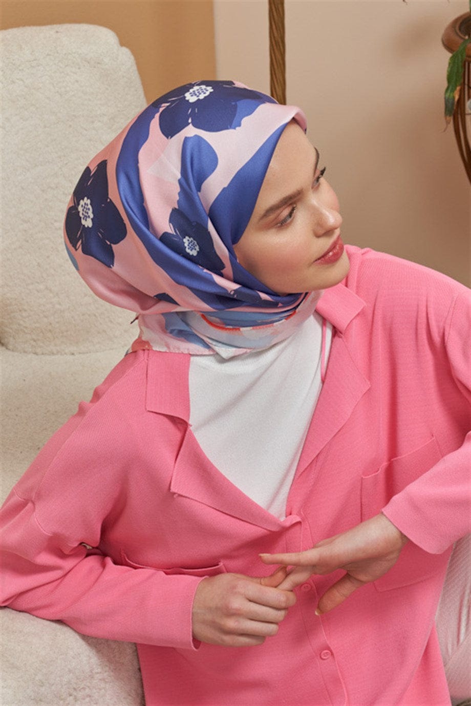 mini-flowers-pattern-twill-square-scarf-pink-1346.jpg