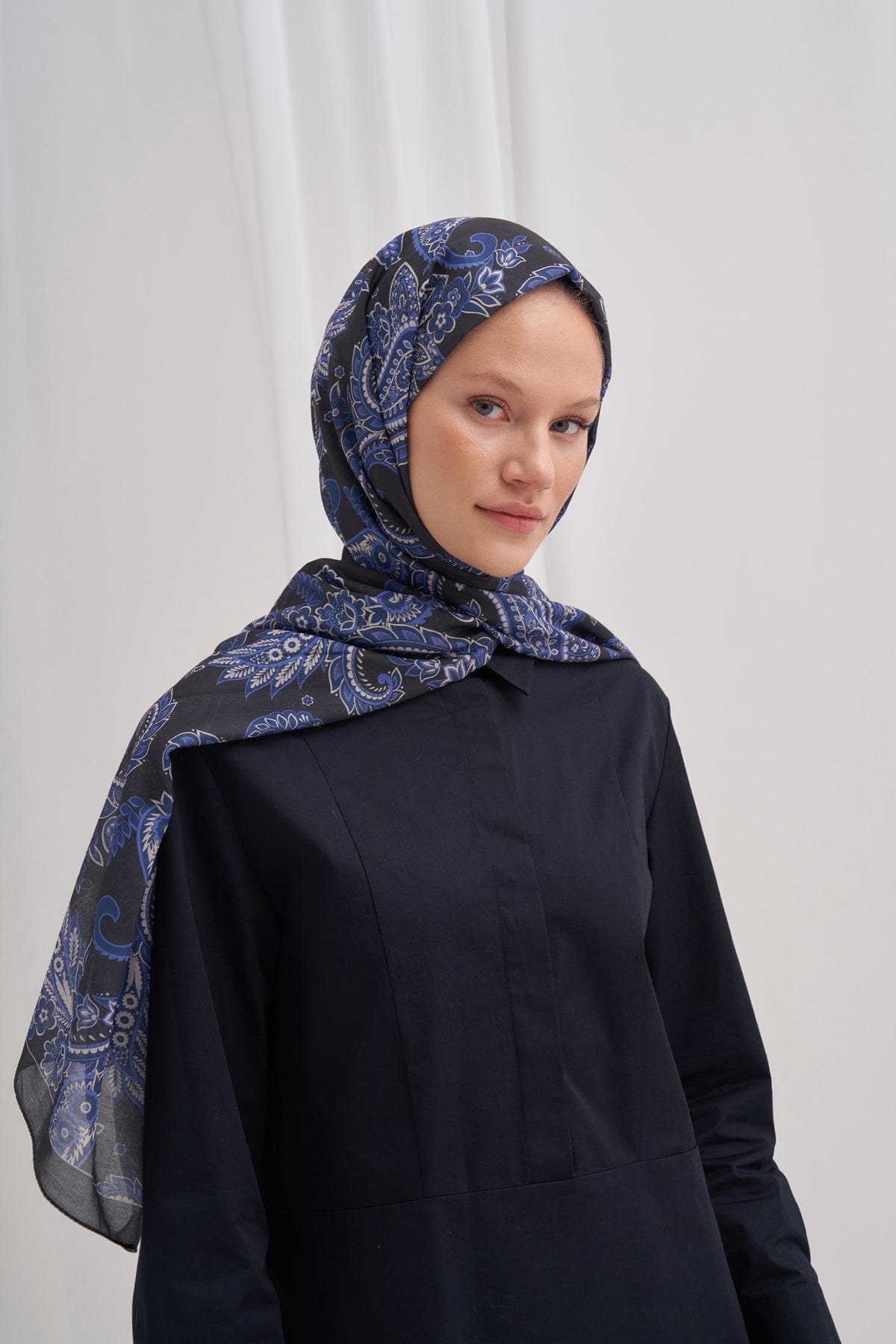 Mist Nilla Cotton Scarf Deep Blue
