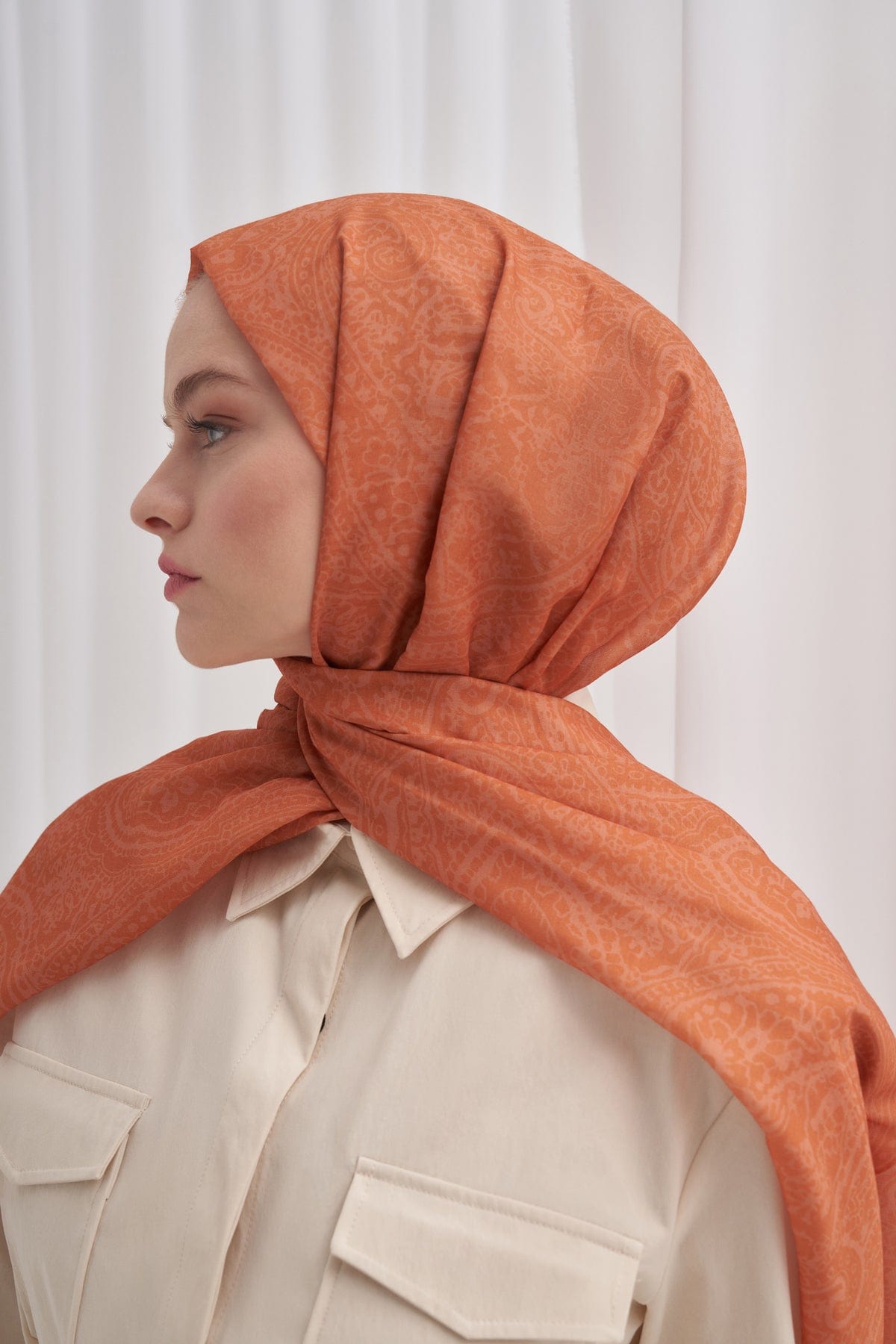 mist-nilla-cotton-scarf-orange-2113_bd3fd94a-995b-4878-a801-5d47592b2a85.jpg