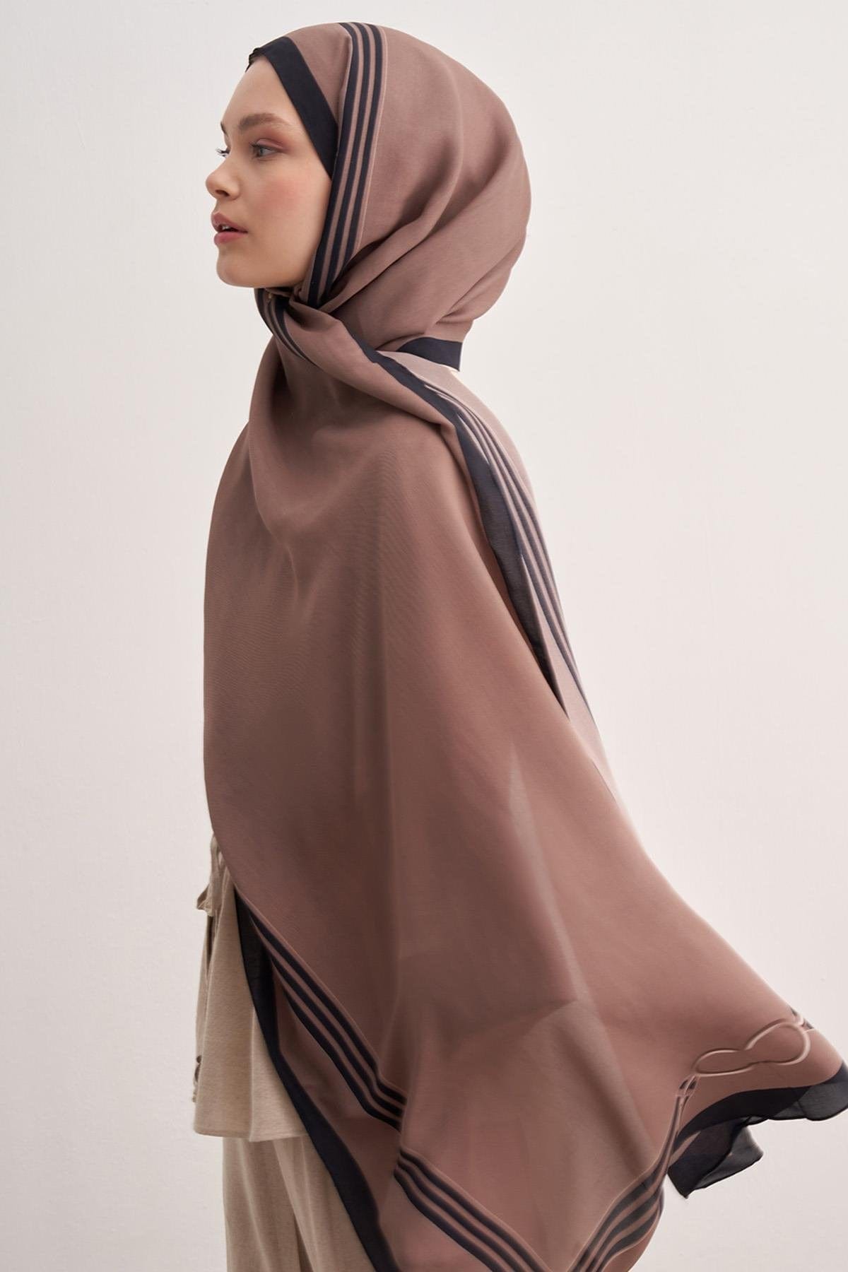 mono-monogram-viscose-scarf-milk-coffee-1517.jpg