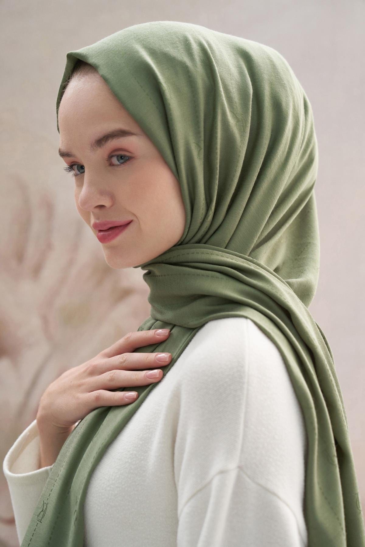 monogram-jacquard-italian-silk-scarf-evergreen-914.jpg