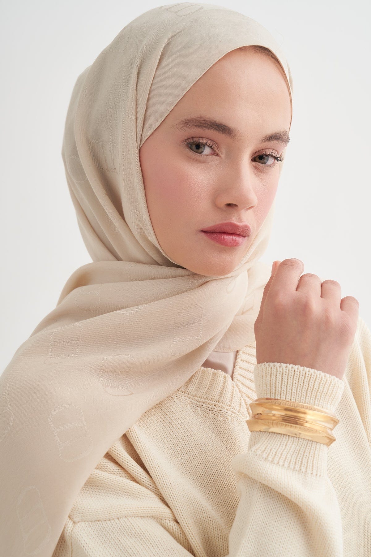 monogram-pattern-liora-cotton-scarf-beige-3691.jpg