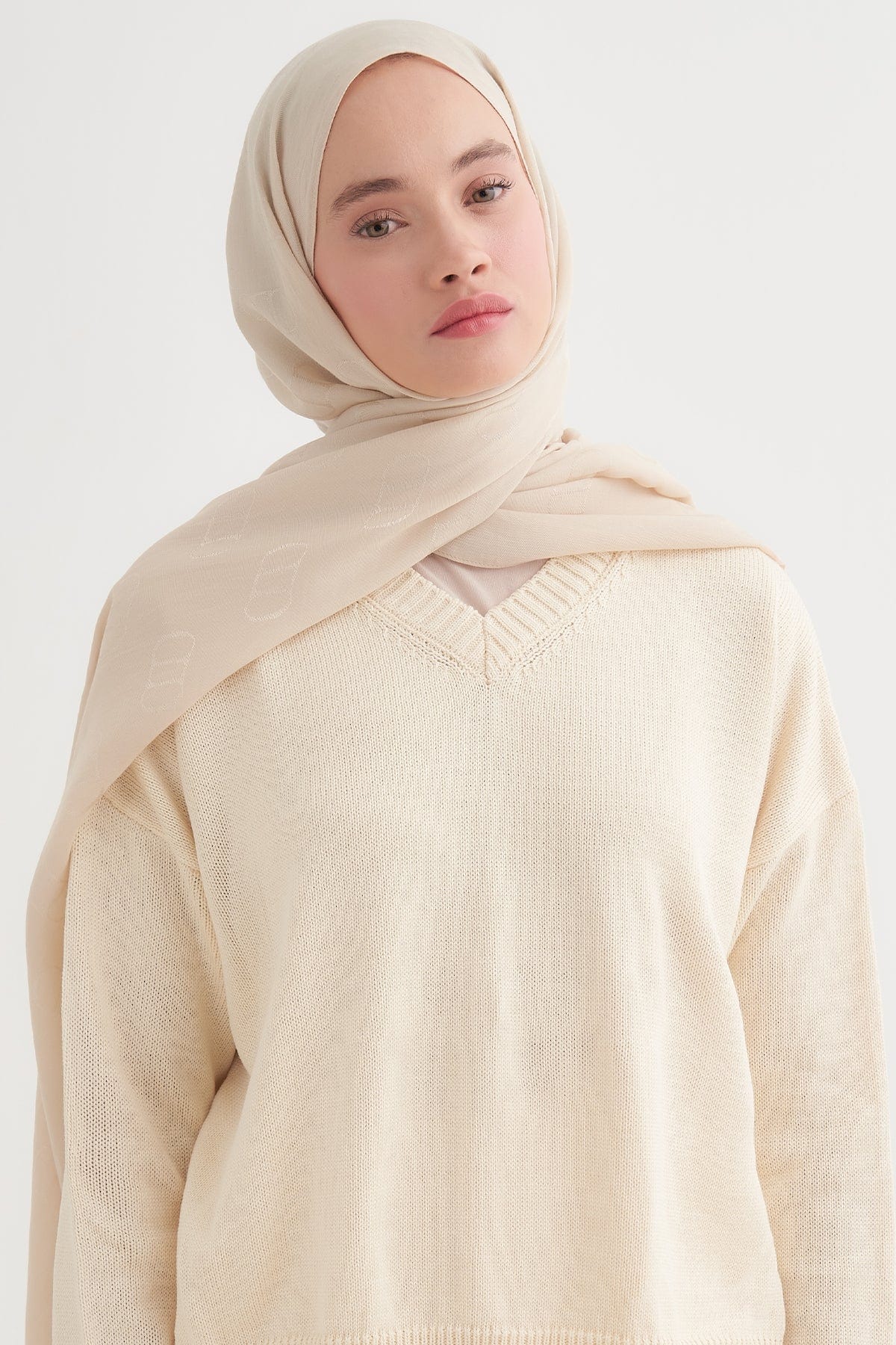 monogram-pattern-liora-cotton-scarf-beige-3692.jpg