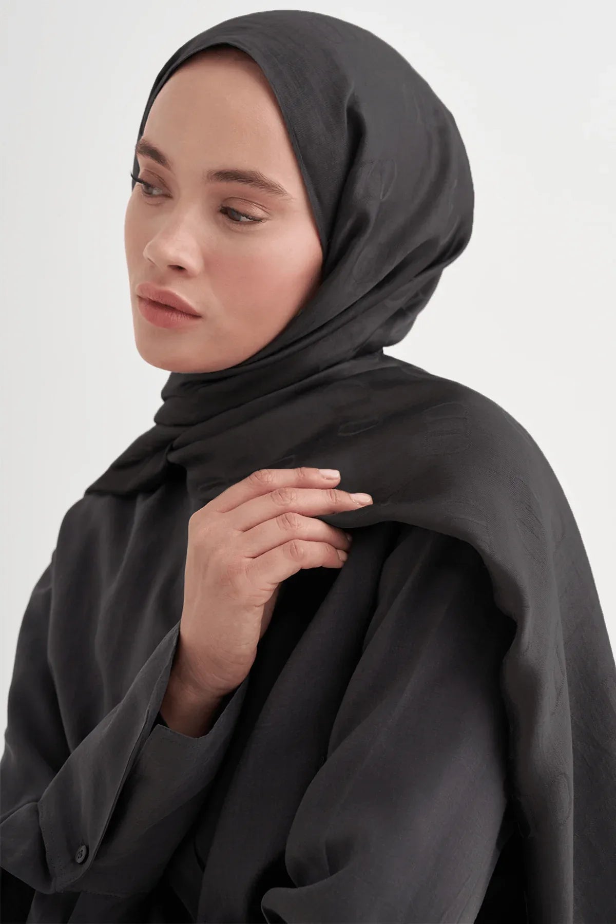 monogram-pattern-liora-cotton-scarf-dark-anthracite-5493_6bd73a06-1c99-499f-8299-1e35b65b2aee - Carell Hijab