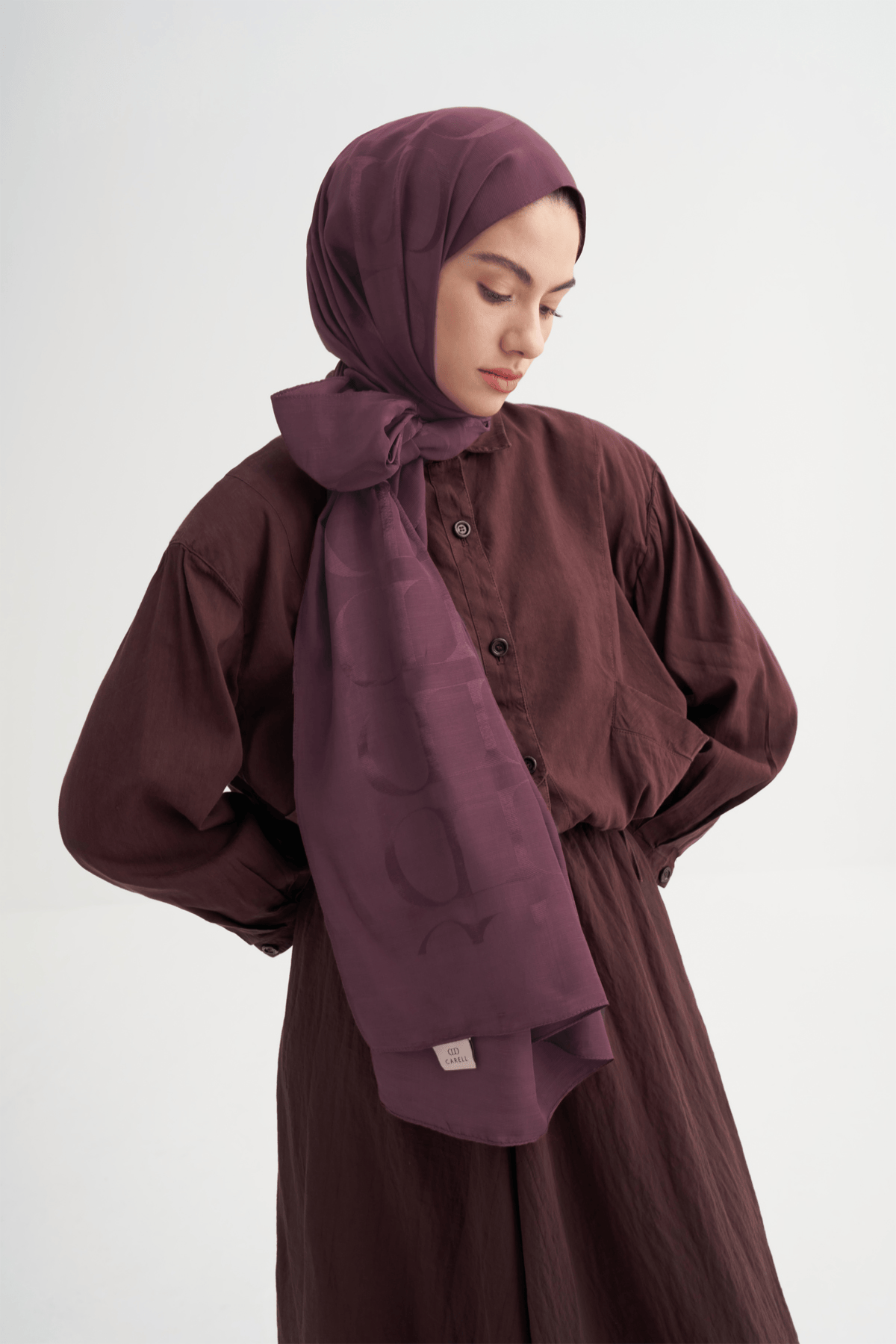 Schal mit Monogrammmuster aus Viskose, auberginefarben