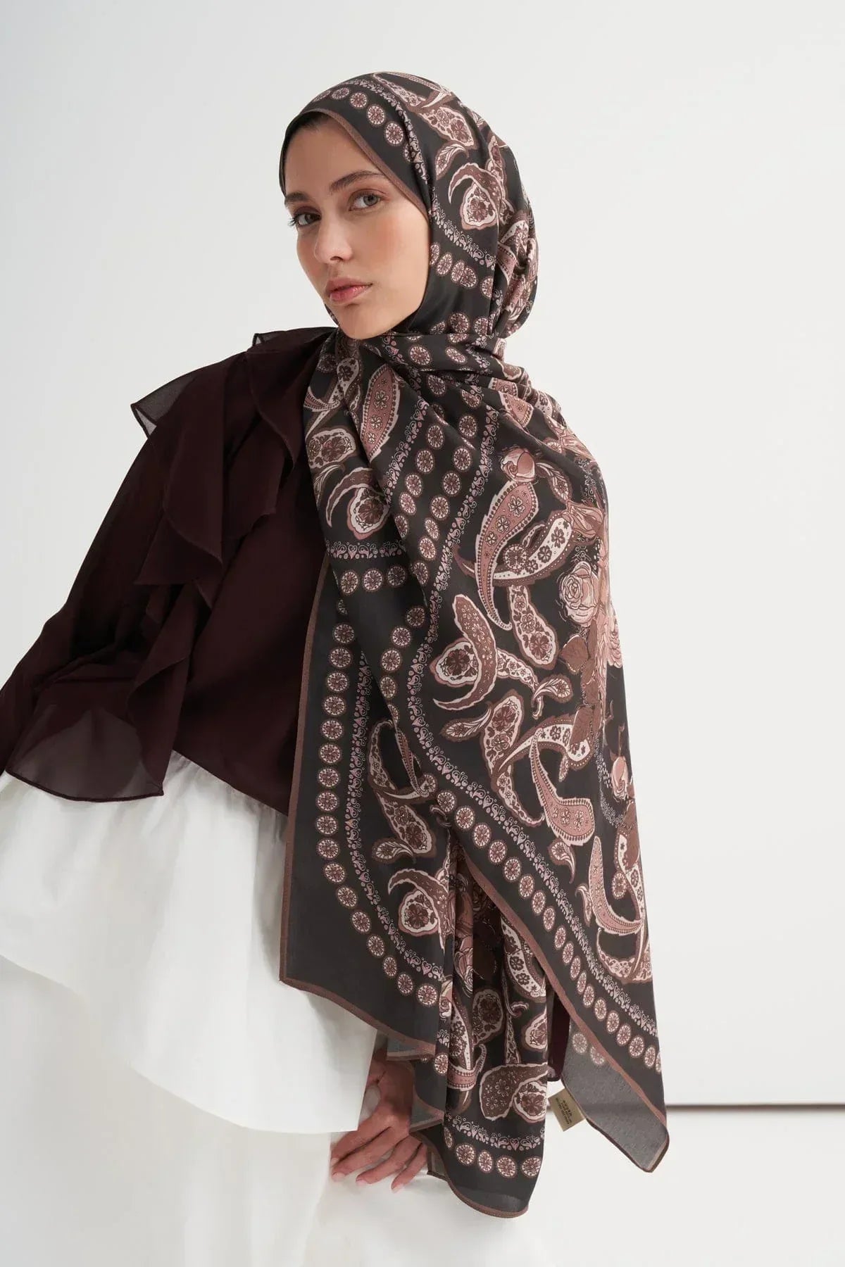 moon-monogram-viscose-scarf-brown-5211_21564a3a-dea9-49f0-be7b-4b4c2c88aa07 - Carell Hijab