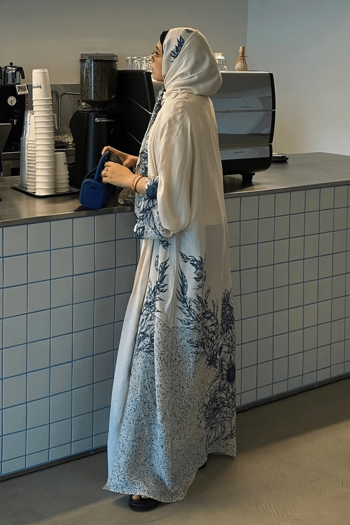 navy-viscose-abaya-cream-331.png