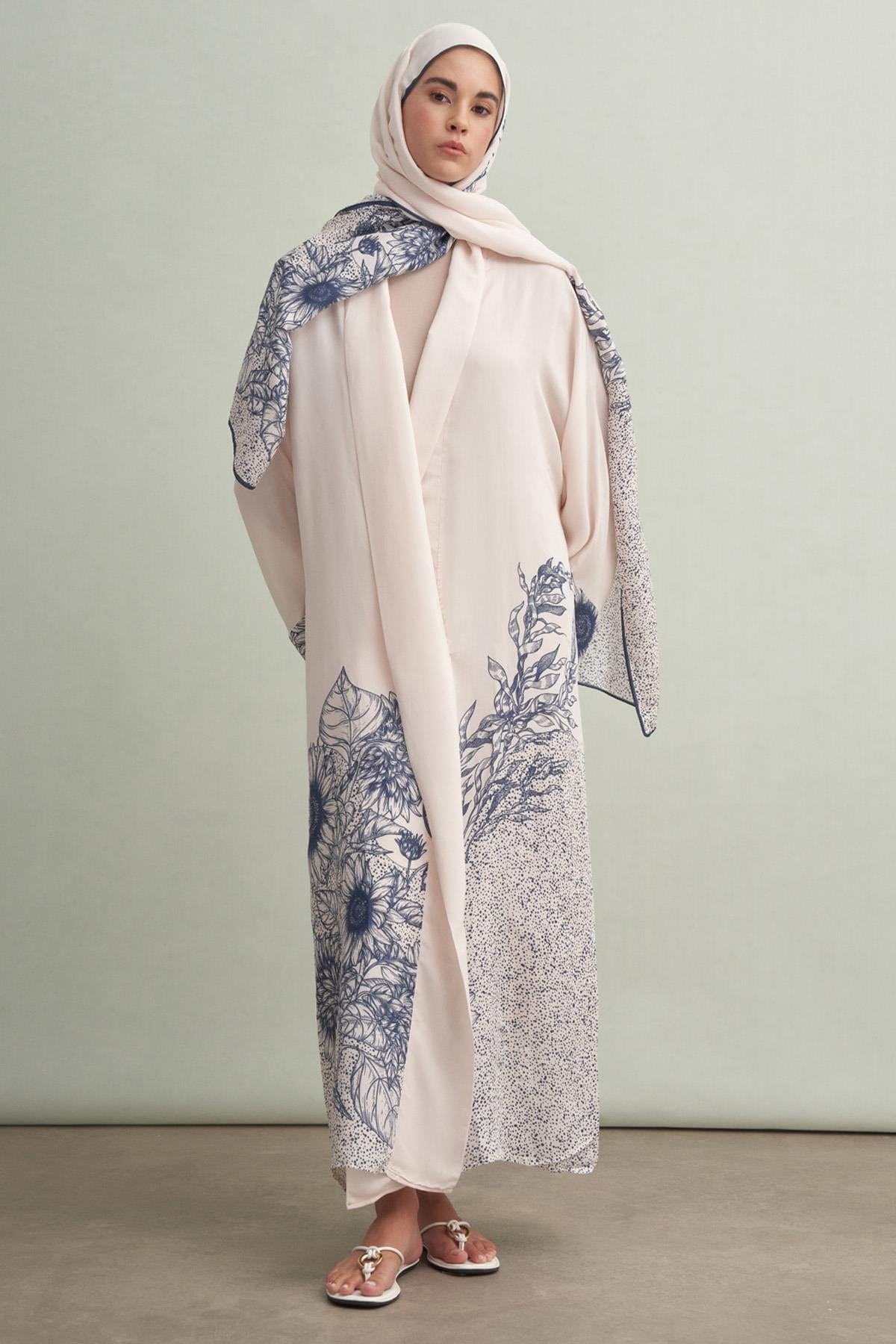 Navy Viscose Abaya Cream