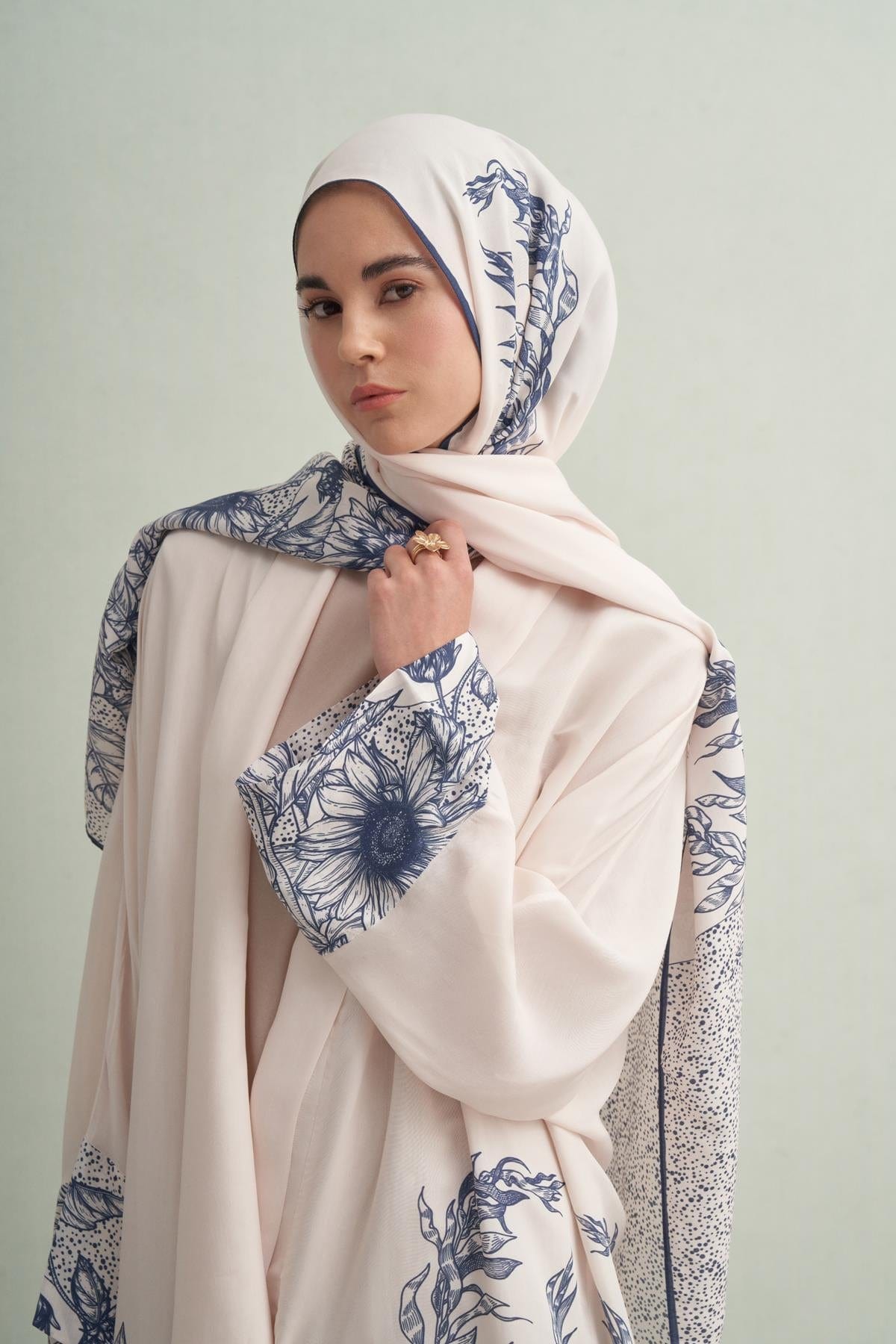 Navy Viscose Abaya Cream