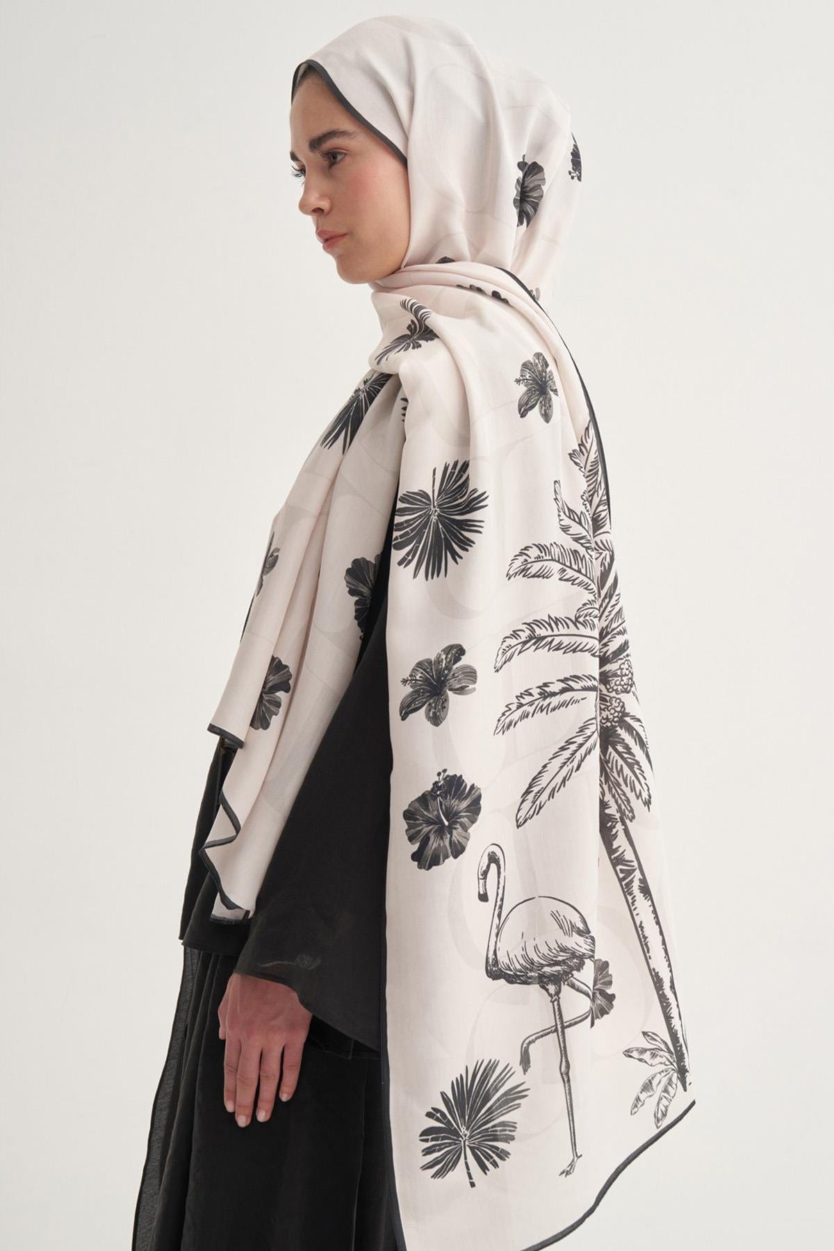 noir-floral-monogram-viscose-scarf-cream-305_8e3638c2-ef47-413c-9c34-ba19fa7fc7cb.jpg