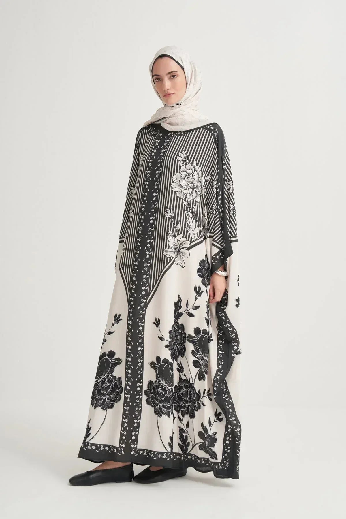 novera-viscose-kaftan-cream-4452 - Carell Hijab