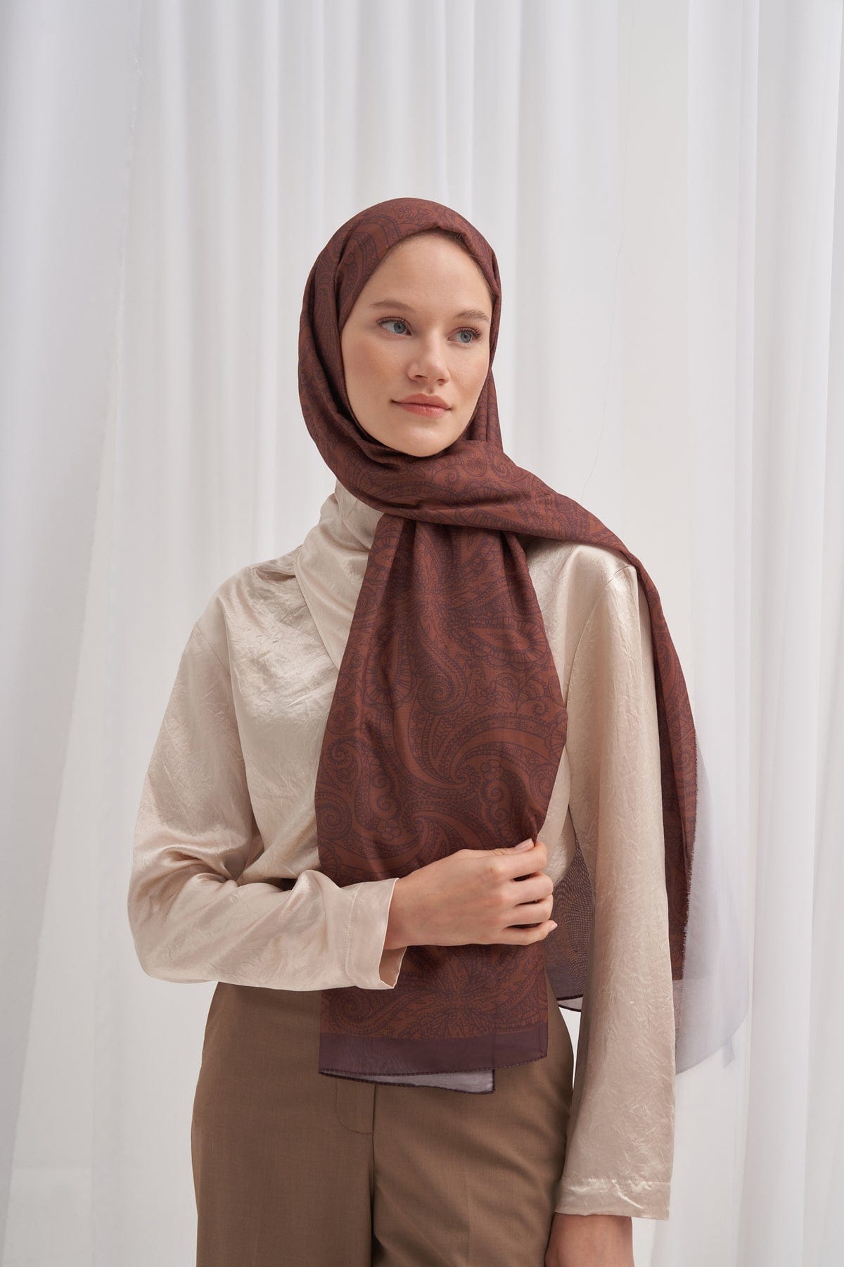 ocean-nilla-cotton-scarf-taupe-3008.jpg