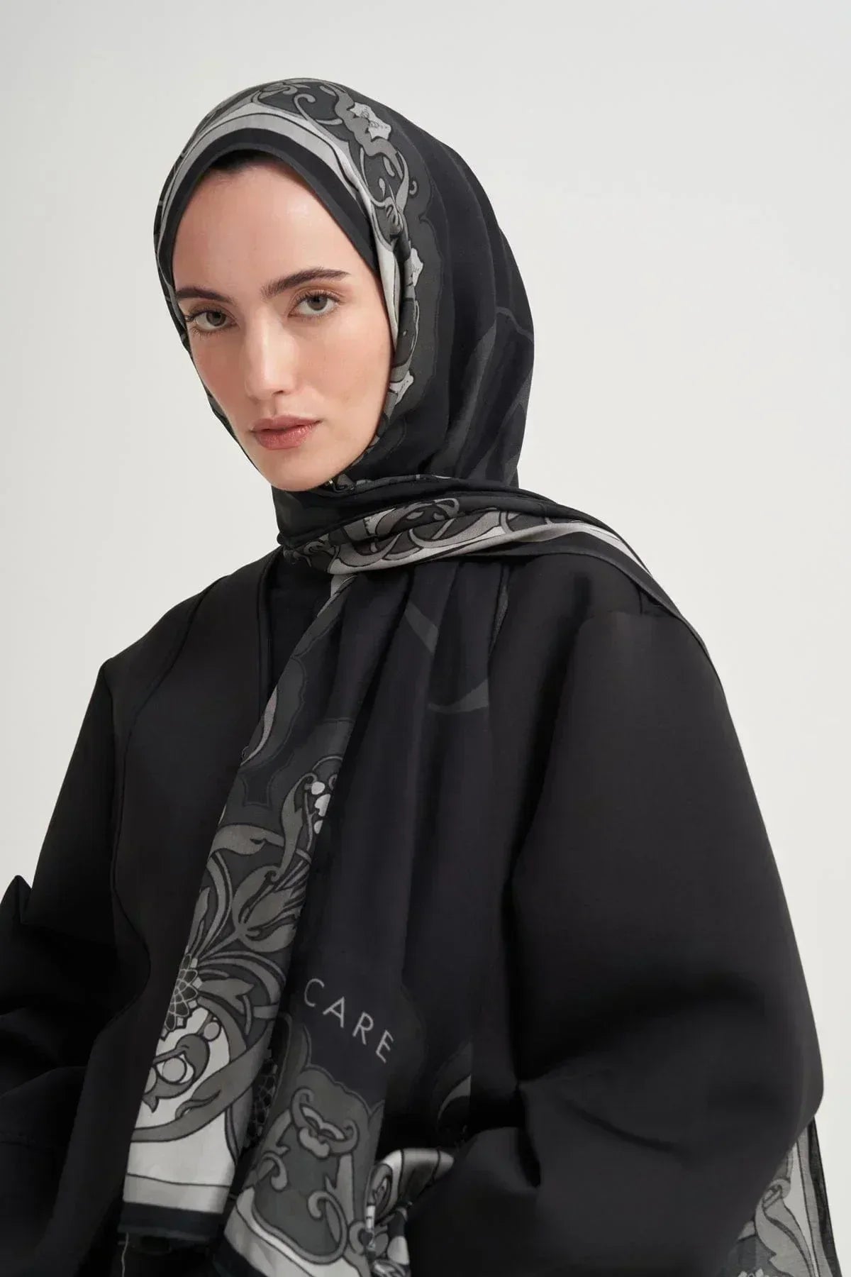 olea-incira-viscose-scarf-black-4404 - Carell Hijab