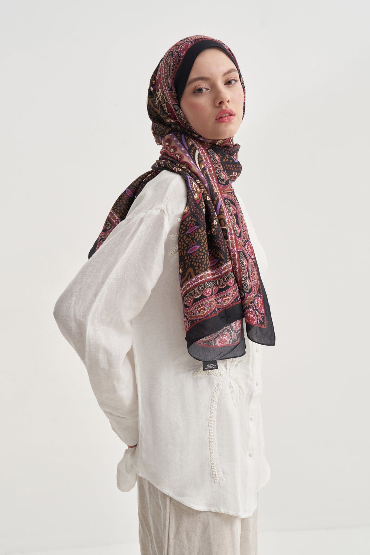 olea-nilla-cotton-scarf-dark-3391.jpg