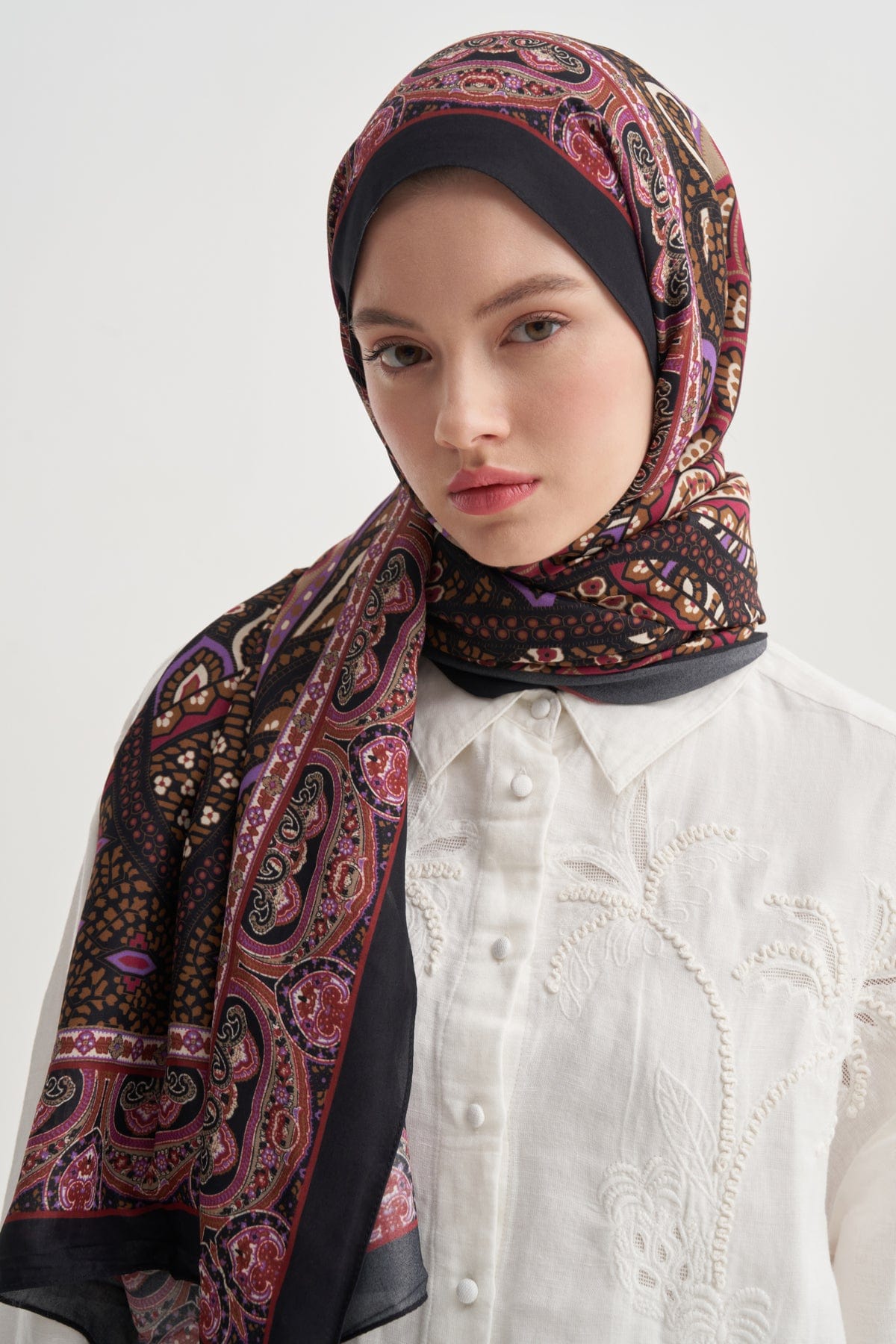 Olea Nilla Cotton Scarf Dark