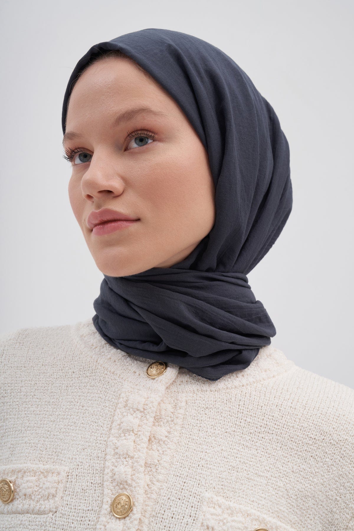 organic-cotton-crinkle-scarf-anthracite-1882.jpg