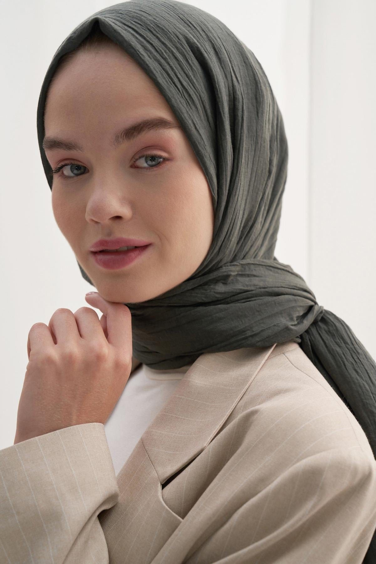 organic-cotton-crinkle-scarf-army-green-2010.jpg