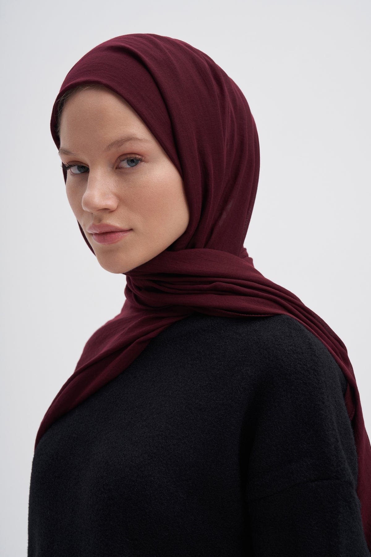 organic-cotton-crinkle-scarf-dark-burgundy-1875.jpg