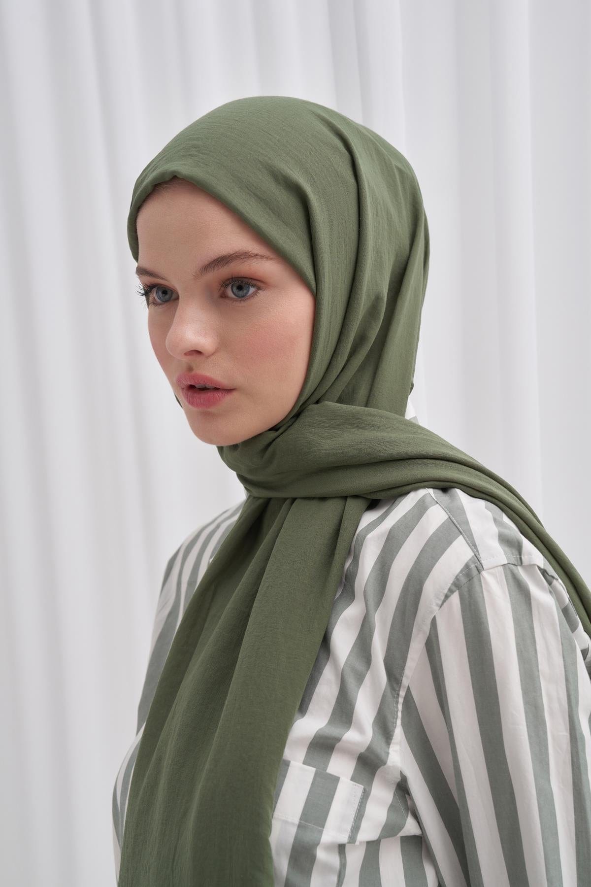organic-cotton-crinkle-scarf-evergreen-1966.jpg