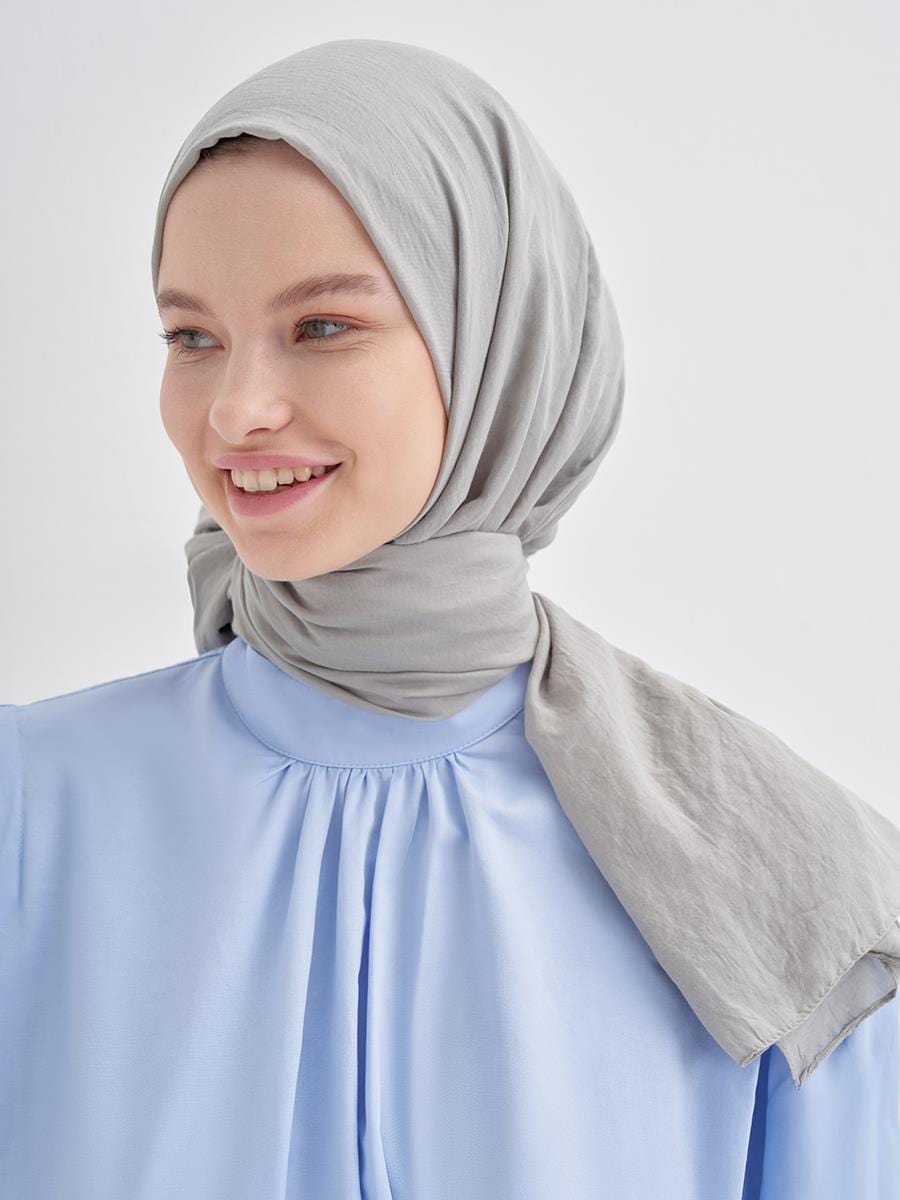 organic-cotton-crinkle-scarf-light-gray-1962_a62e1ef8-57e2-46b4-9e87-aac94b75fbc2.jpg