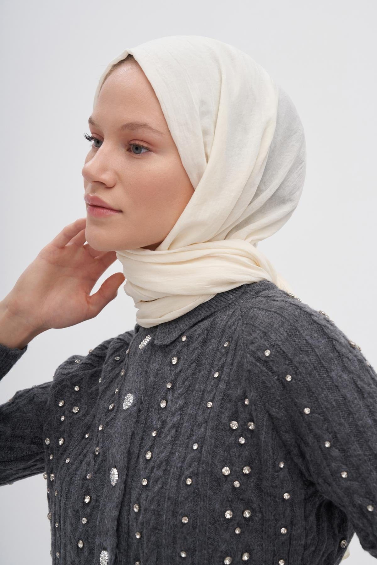 organic-cotton-crinkle-scarf-pearl-1953_af3c6387-489c-4569-9636-9e04d3385a75.jpg