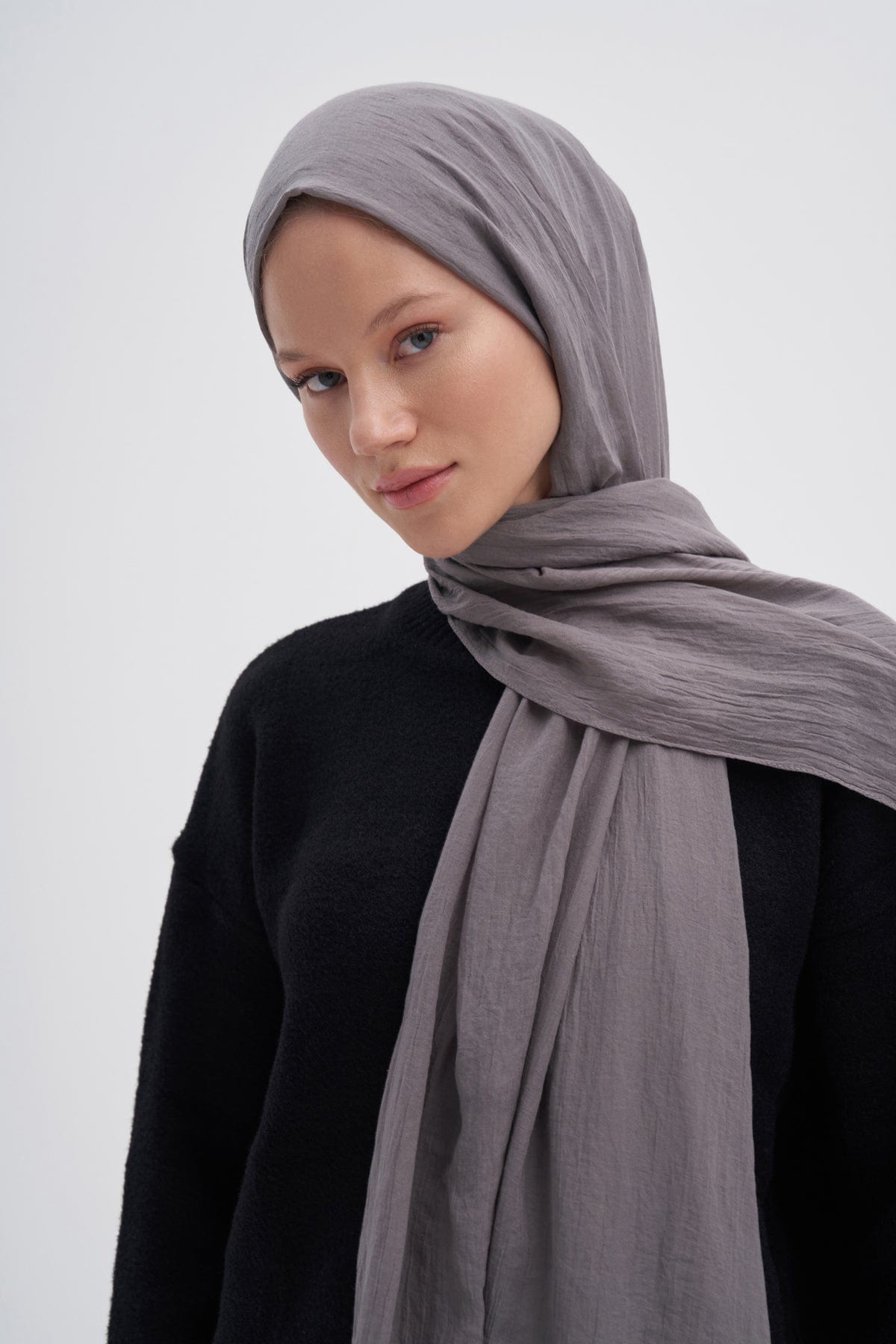 organic-cotton-crinkle-scarf-smoky-gray-1879.jpg