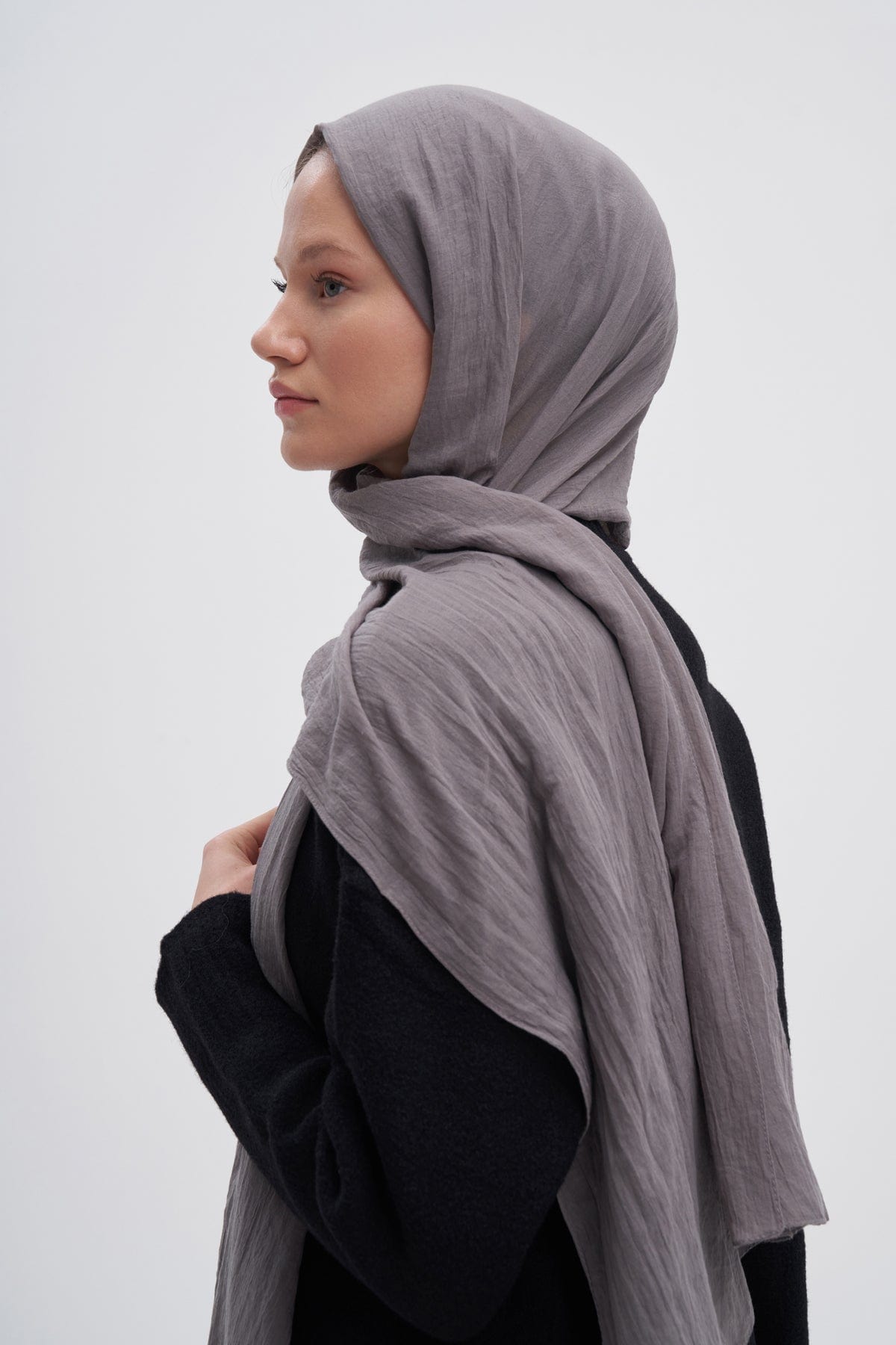 organic-cotton-crinkle-scarf-smoky-gray-1880.jpg