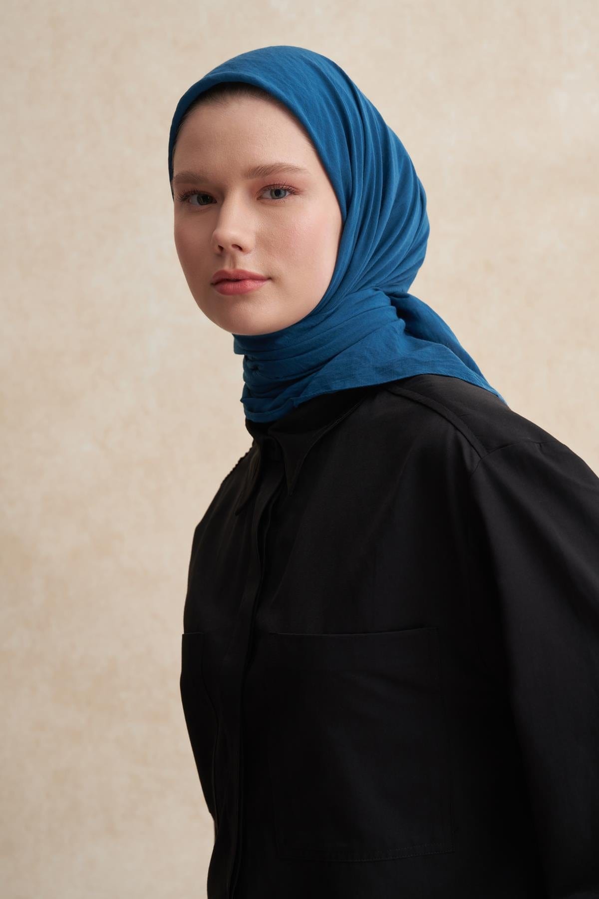 organic-cotton-crinkle-square-scarf-petrol-blue-1842.jpg