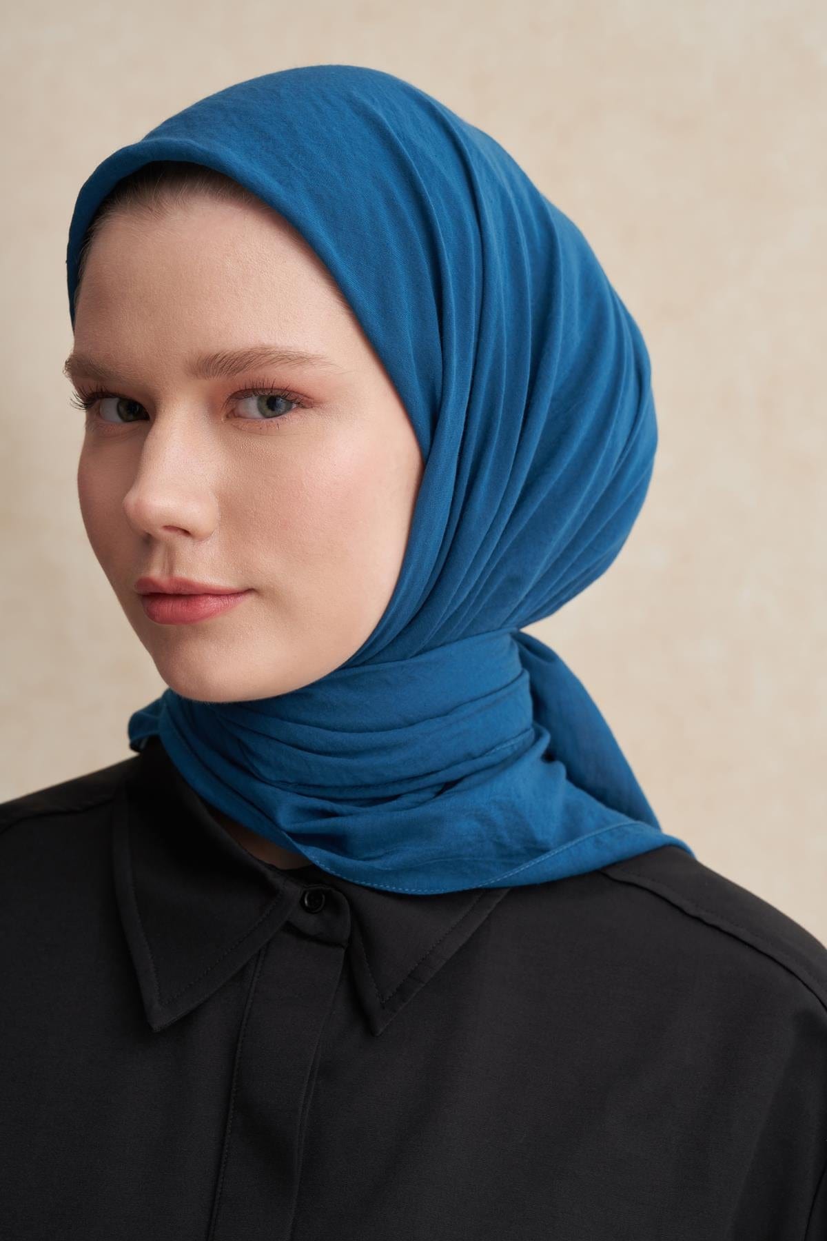 organic-cotton-crinkle-square-scarf-petrol-blue-1843.jpg