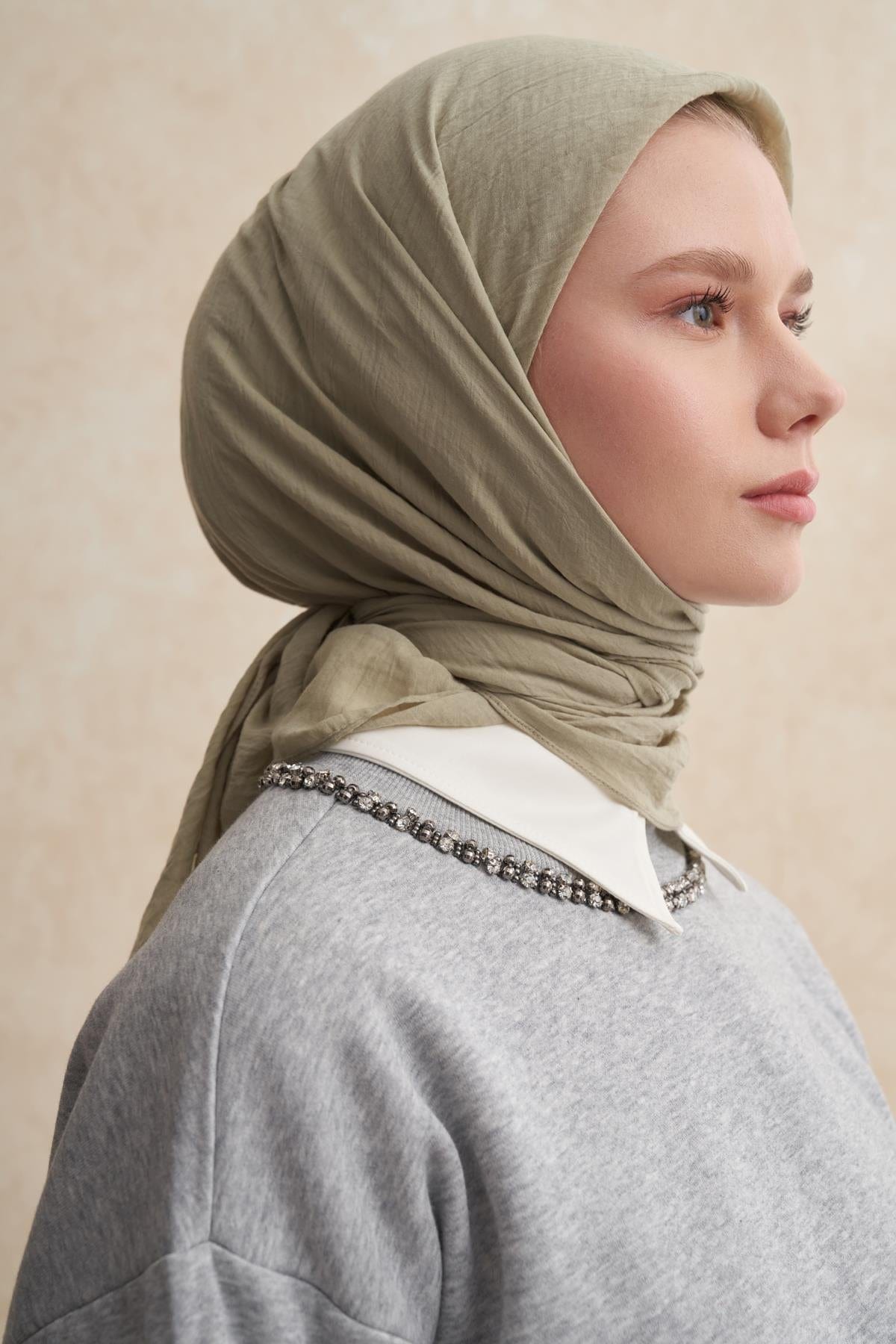 organic-cotton-crinkle-square-scarf-soft-green-1838_68dda18f-b784-42ba-b2e0-7b81a6d93349.jpg