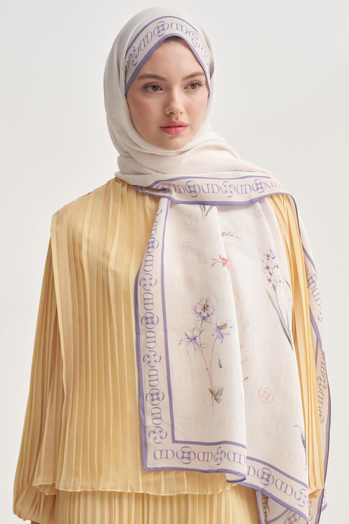 palmara-monogram-viscose-scarf-ecru-1664_678a4eeb-4b91-4850-a6f6-6957bda06eb6.jpg