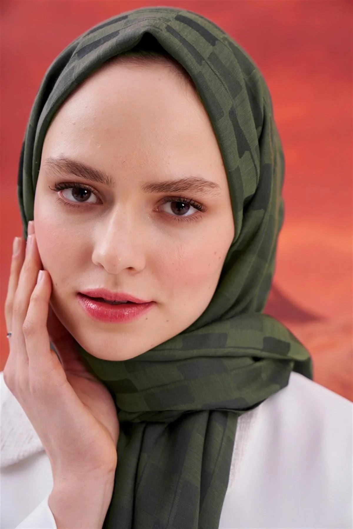 pinstripe-jacquard-italian-silk-scarf-army-green-2911_b5ddbea9-82a4-4a22-93a1-f71ad92d23c1.jpg