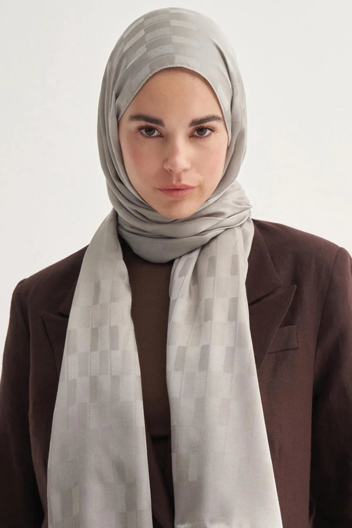 pinstripe-jacquard-italian-silk-scarf-light-grey-2939.jpg