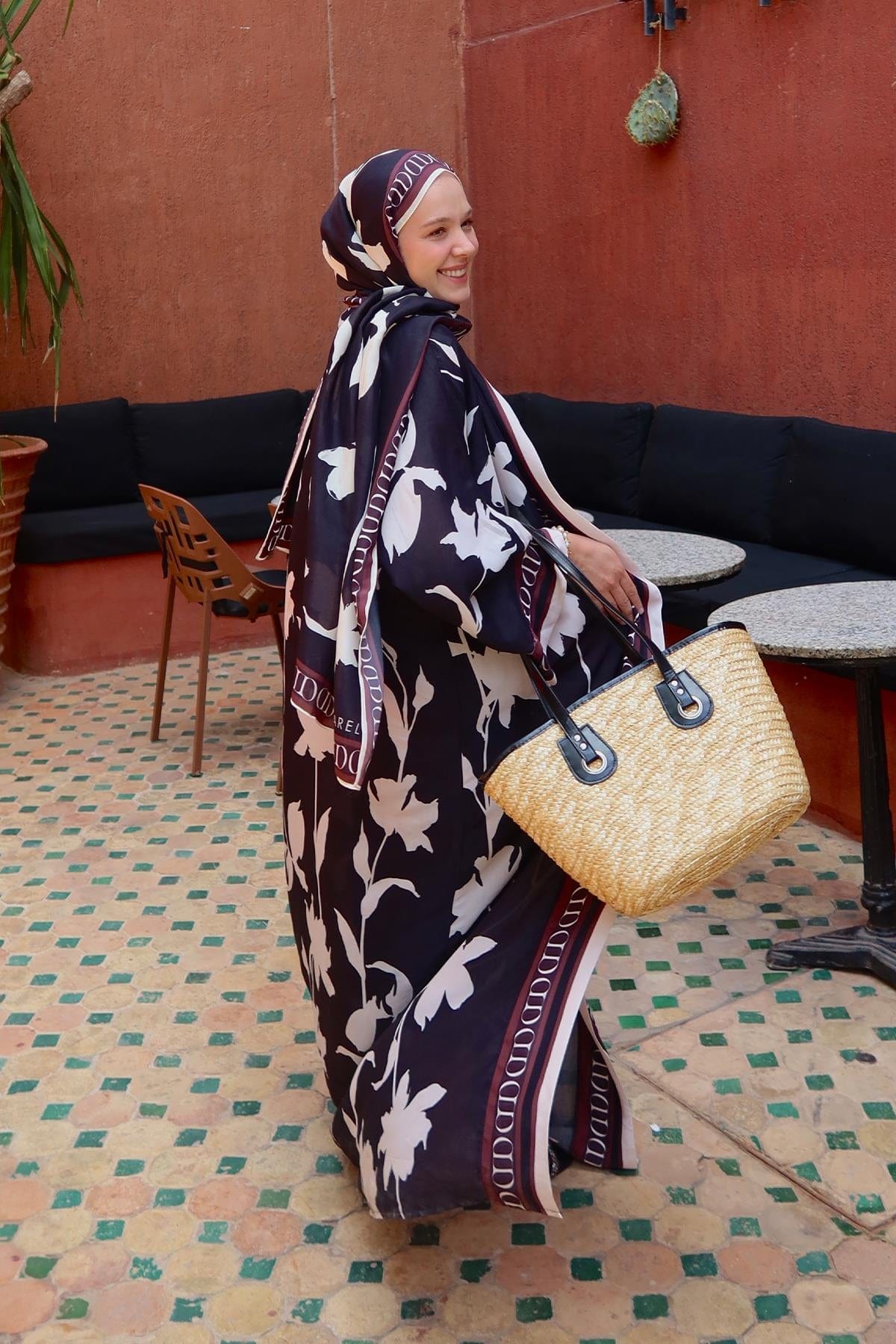 rana-cesur-s-choice-azelina-viscose-abaya-black-1540_4cb3303a-01ee-4517-96d9-f5e540e2b8f7.jpg