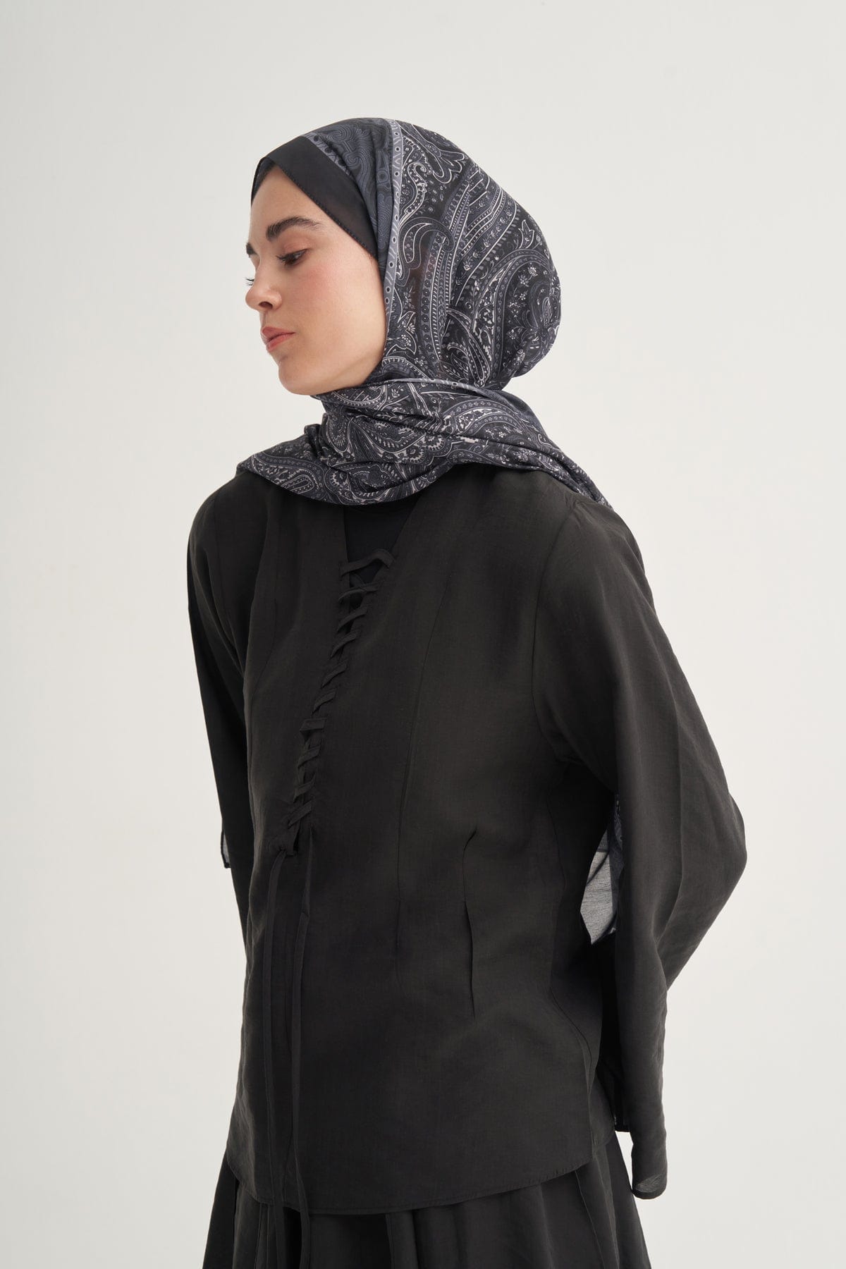 Ravena Nilla Cotton Scarf Black