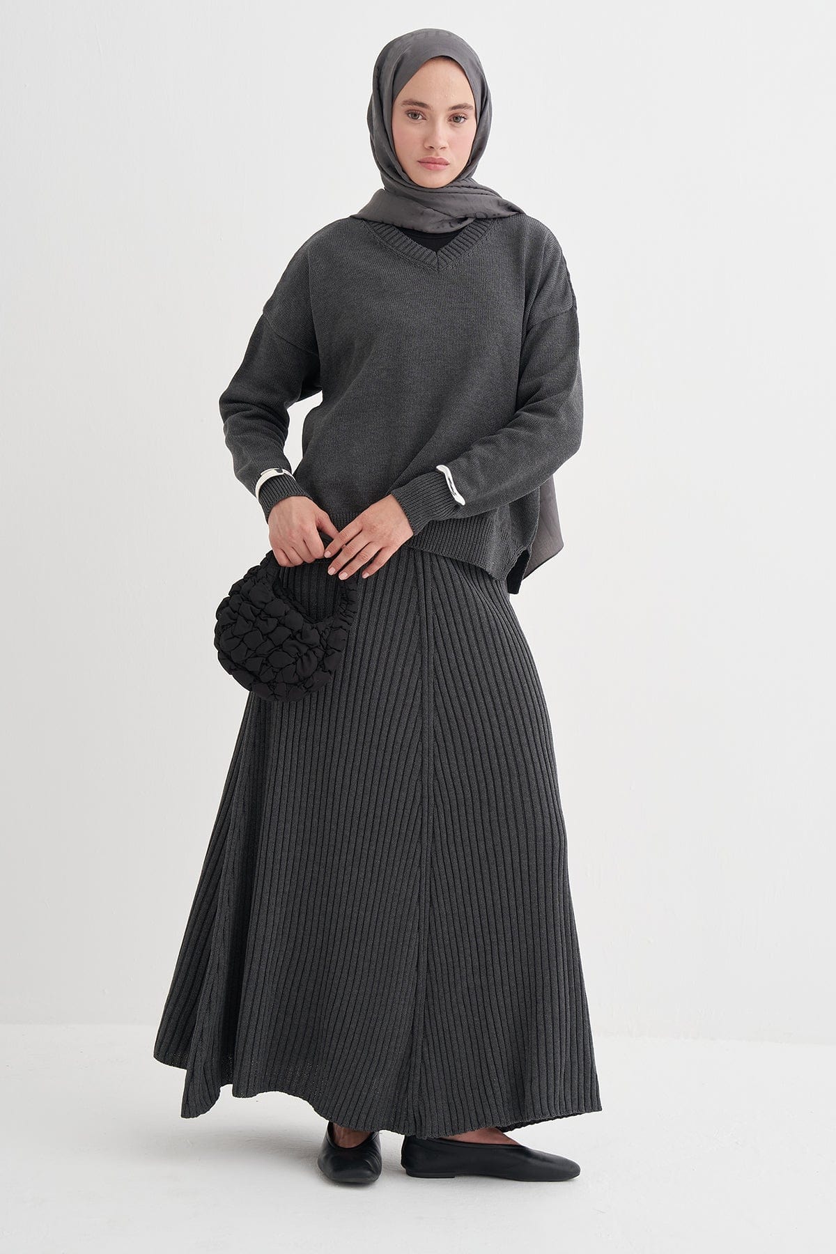 ribbed-knit-skirt-set-anthracite-3661.jpg