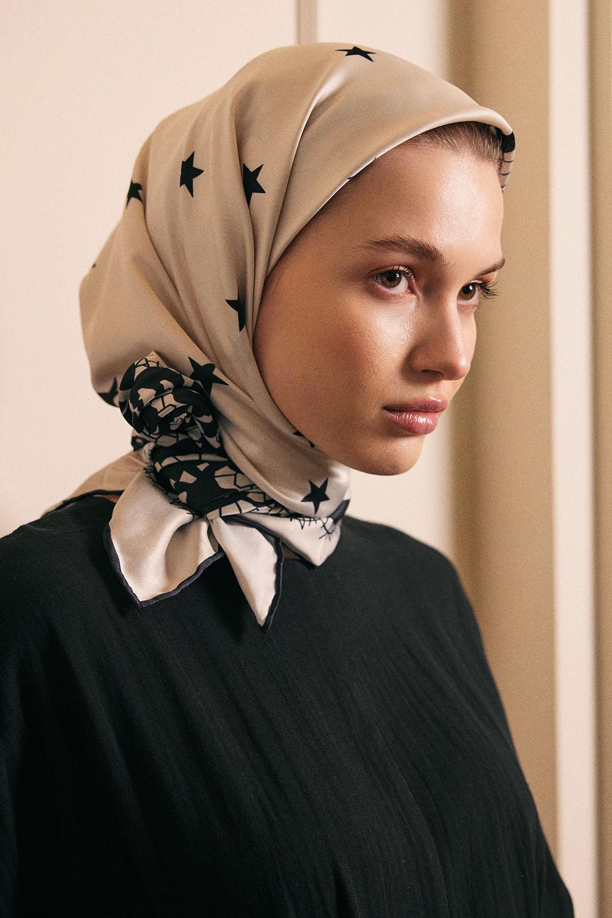Rose Twill Square Scarf Black