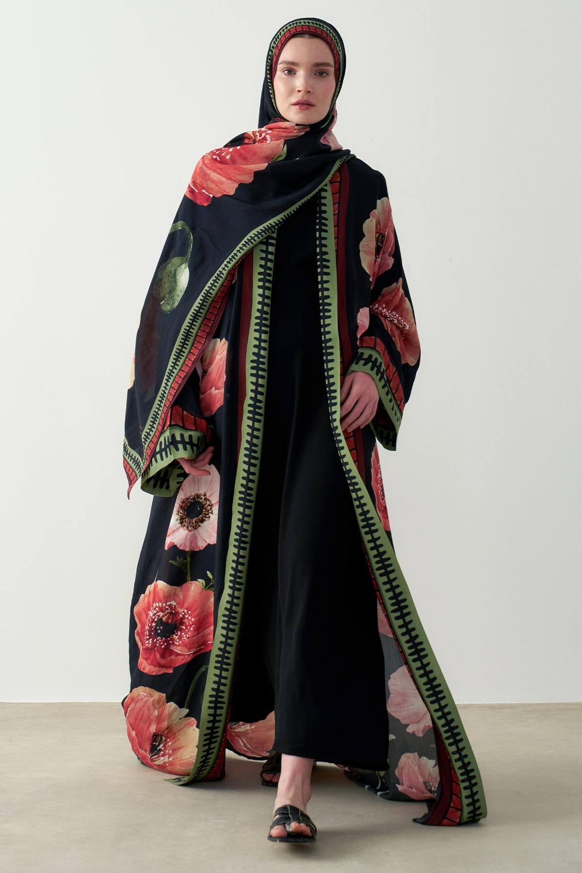 Roselle Viscose Abaya Black