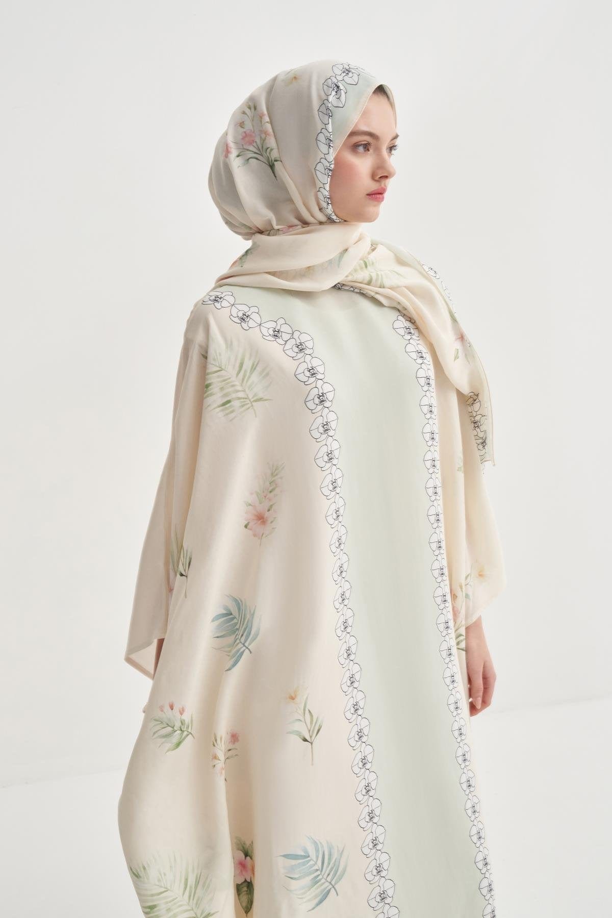 rosmina-monogram-viscose-scarf-cream-1064.jpg