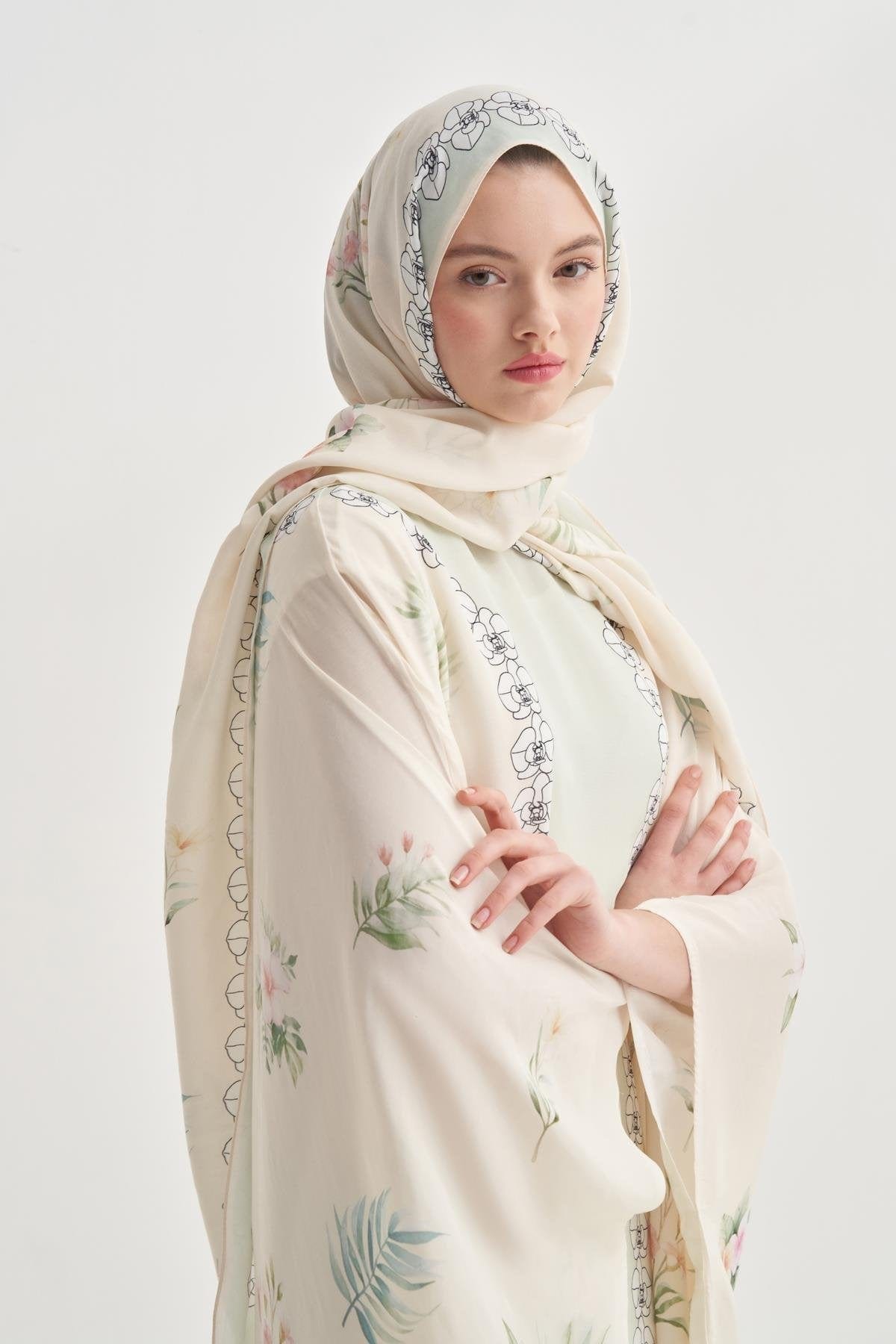 Tuğba Arslanbaş's Choice: Rosmina Monogram Viscose Scarf Cream