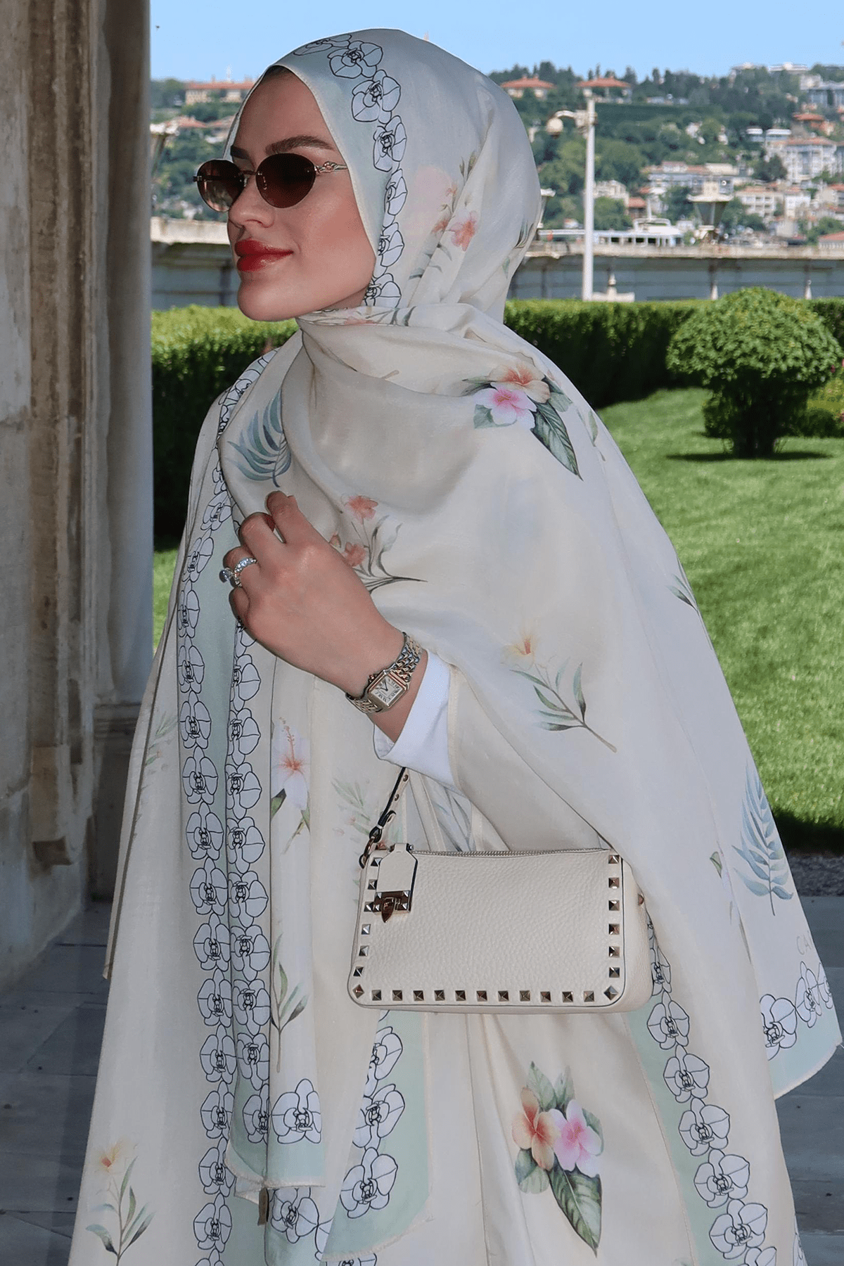 rosmina-monogram-viscose-scarf-cream-1666_945a5656-6ba1-4e93-a726-e402325d074e.png