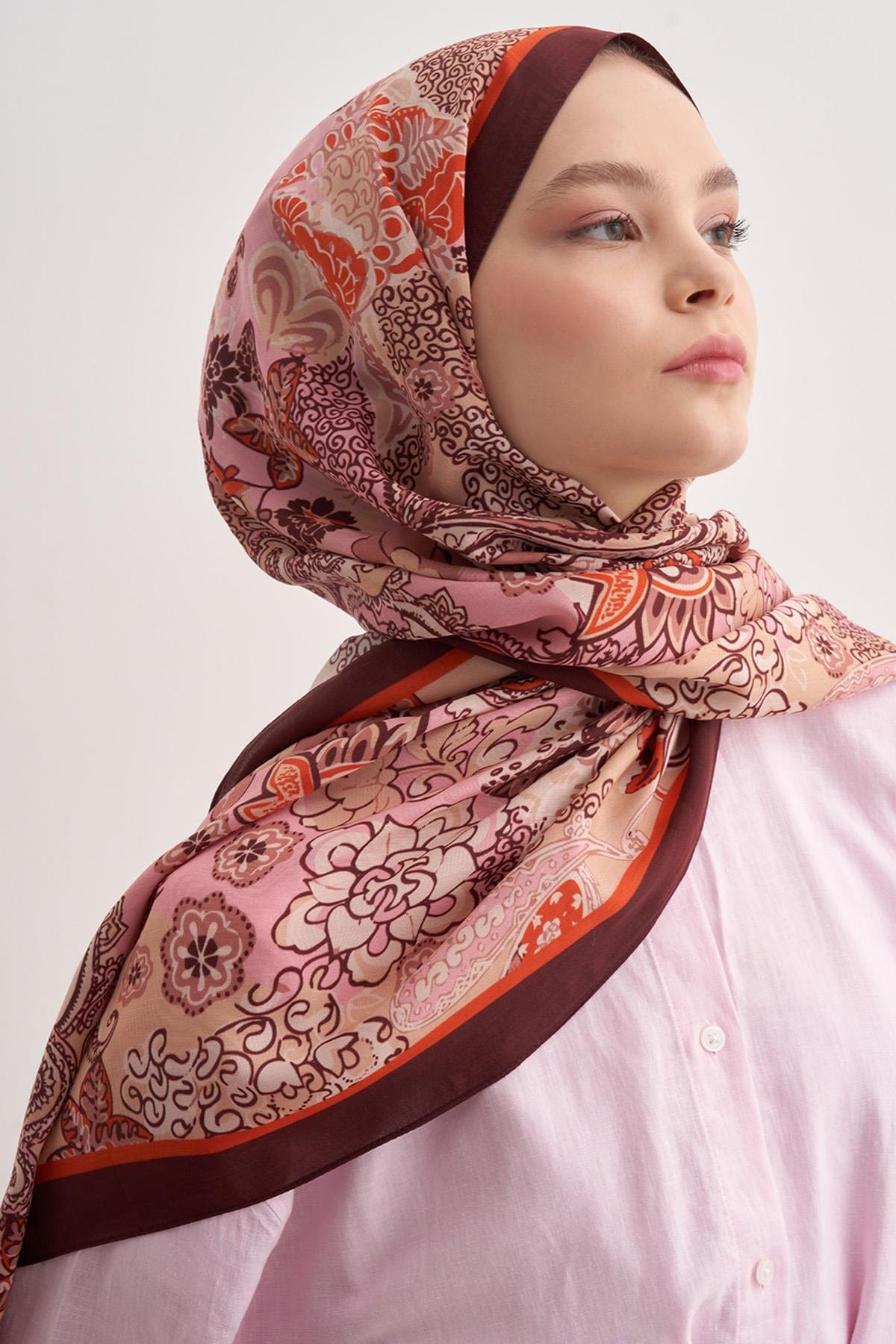 royal-vela-viscose-scarf-burgundy-2411_46561e73-7972-425c-8275-98fb803f329b.jpg