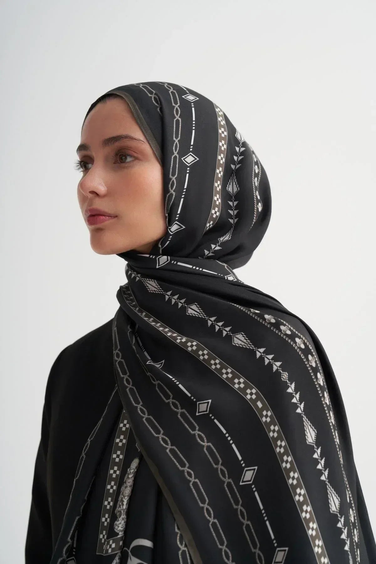 saphira-incira-viscose-scarf-anthracite-5080 - Carell Hijab
