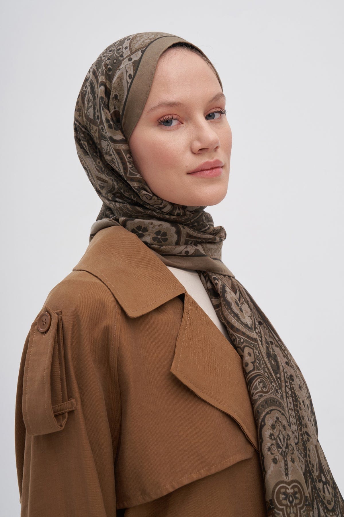 Saphire Early Silk Scarf  Mink