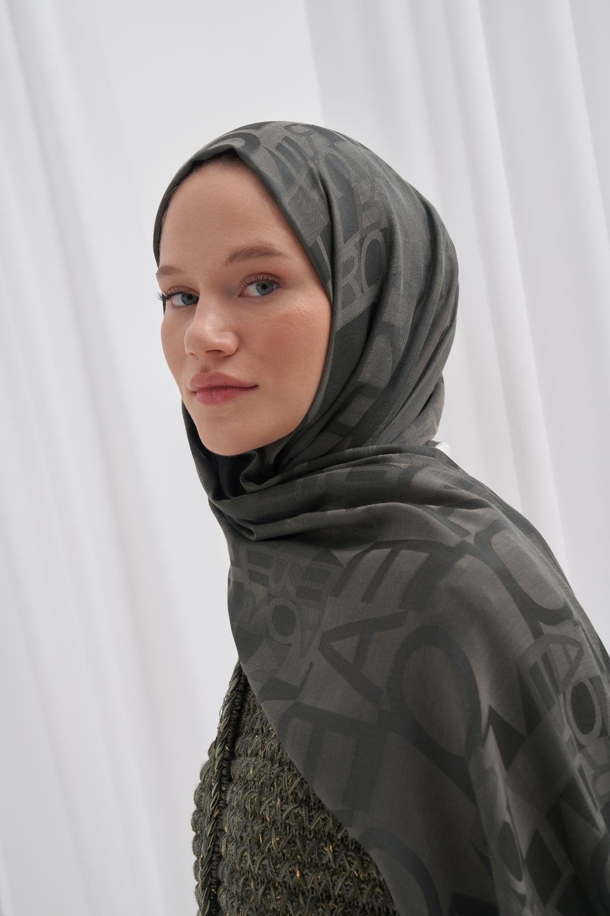 script-pattern-jacquard-italian-silk-scarf-army-green-651.jpg