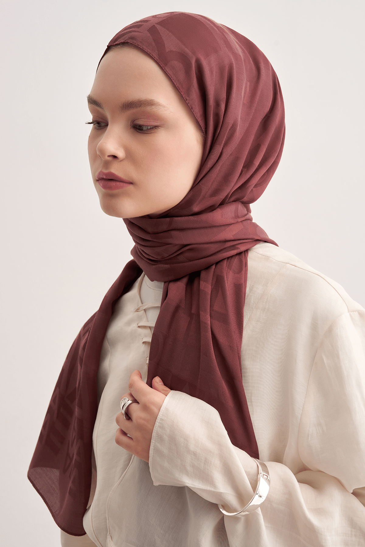 script-pattern-jacquard-italian-silk-scarf-auburn-756_b79437f5-f12a-486b-b1f8-46004301eb6d.png